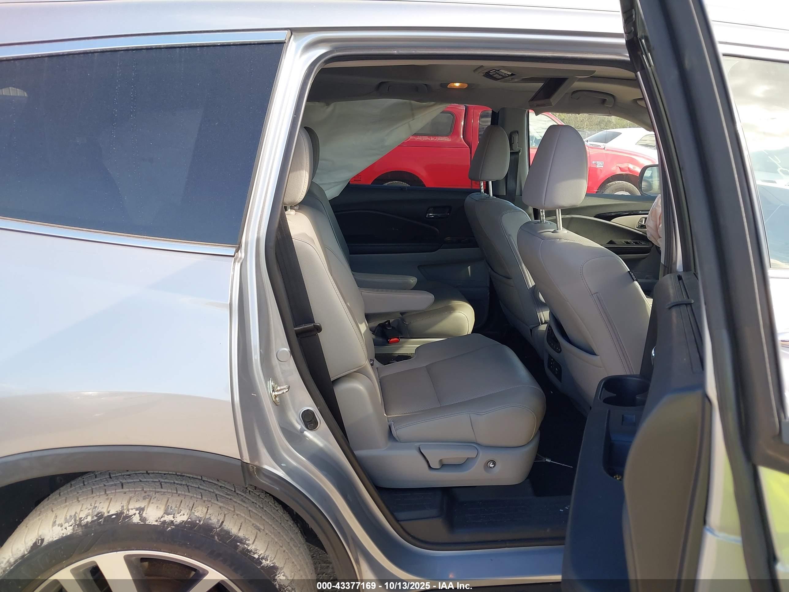 HONDA PILOT image 8