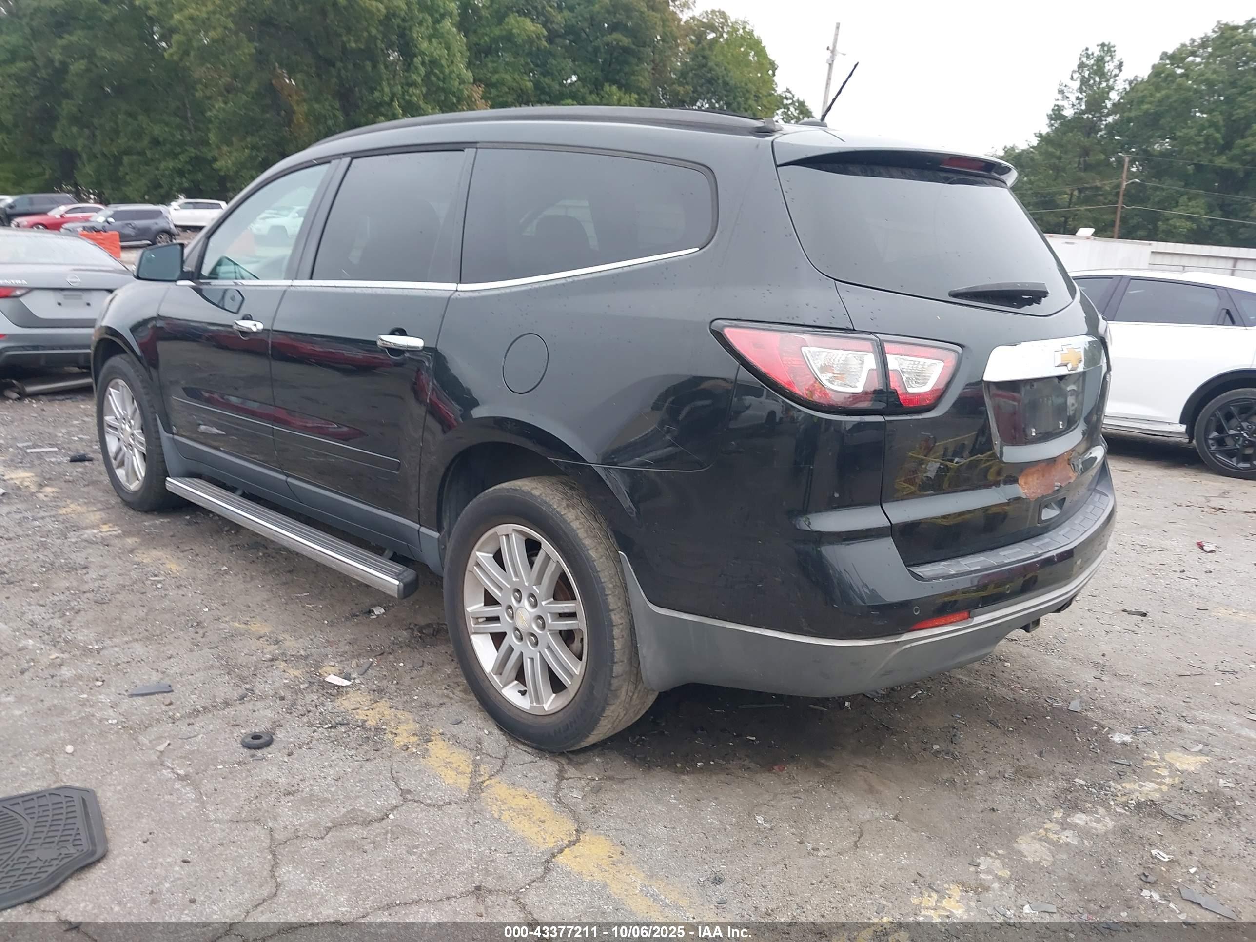 CHEVROLET TRAVERSE image 3