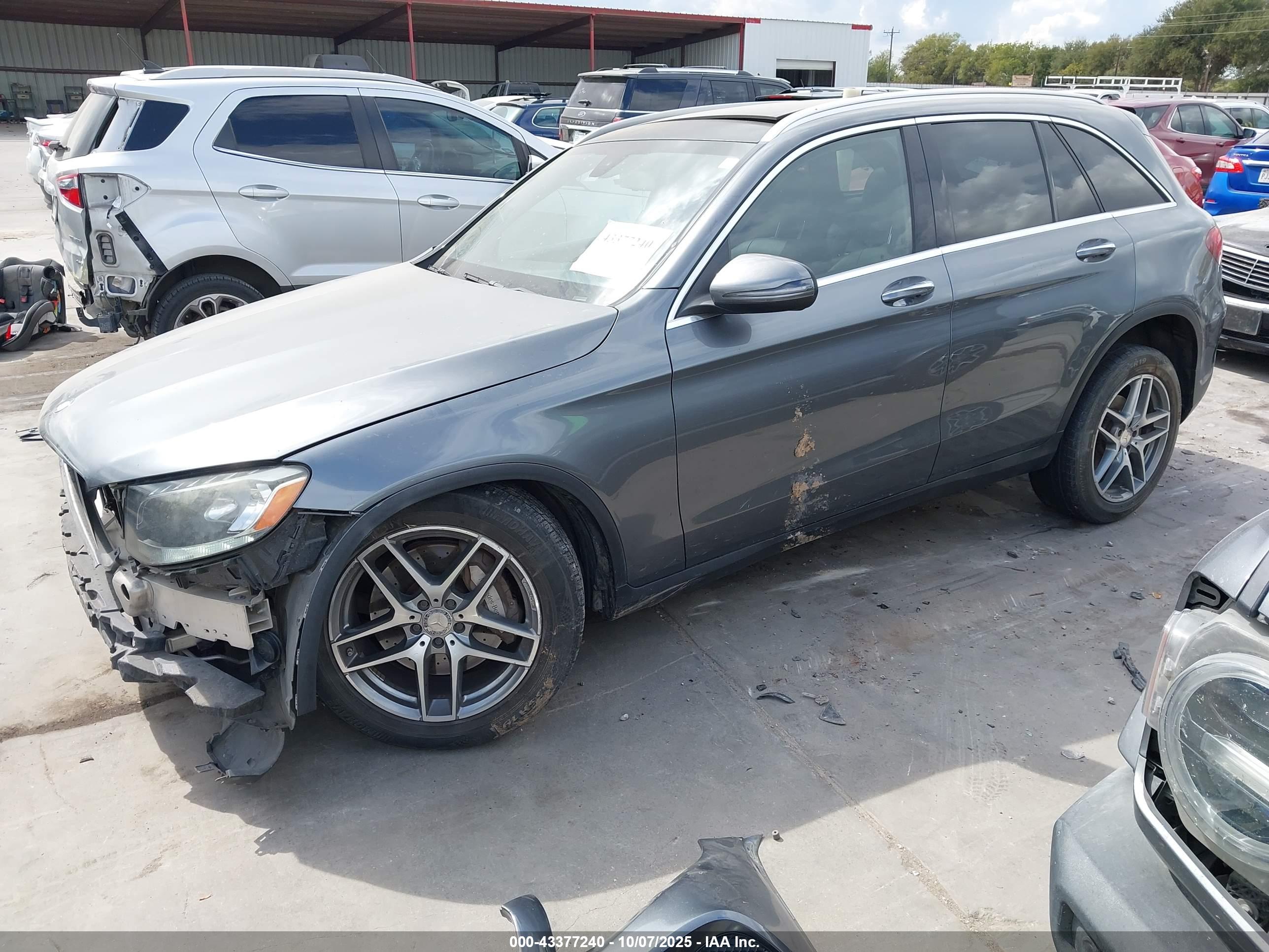MERCEDES-BENZ GLC image 2
