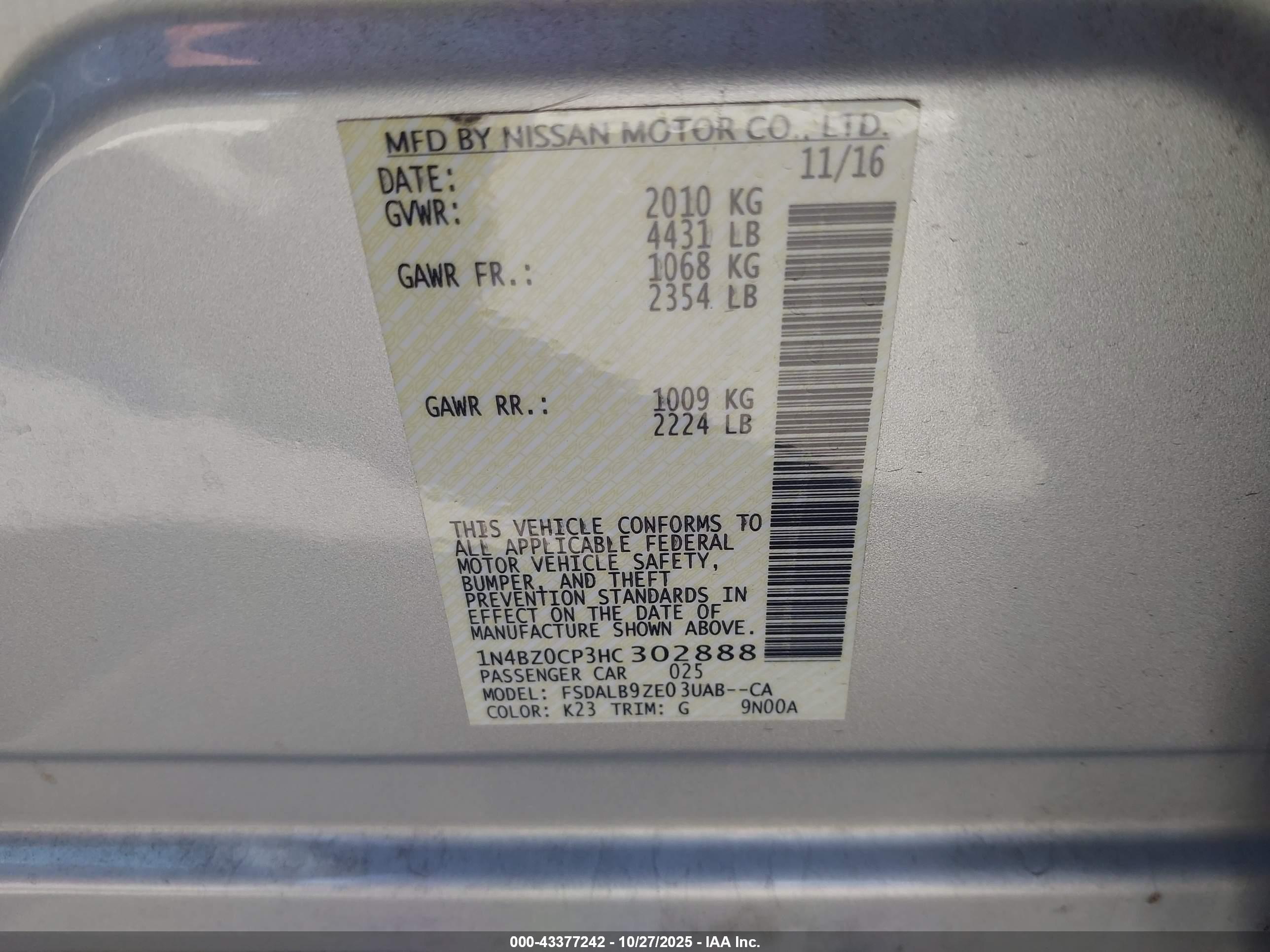 NISSAN LEAF image 9