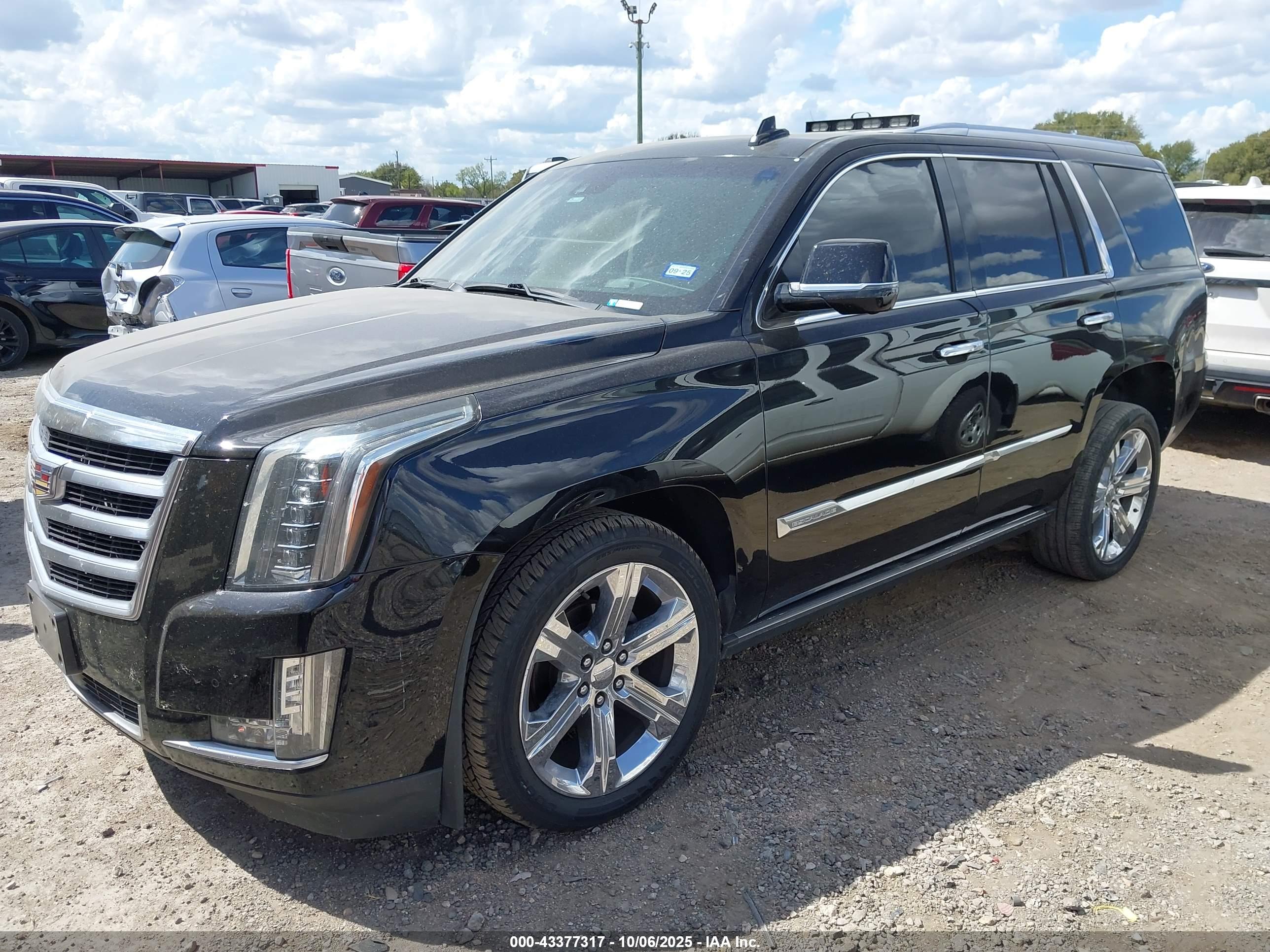 CADILLAC ESCALADE image 2