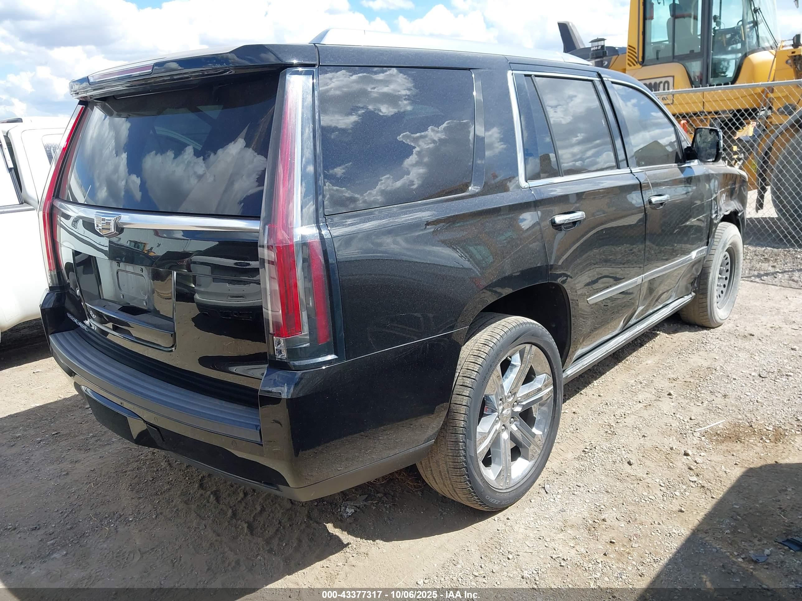 CADILLAC ESCALADE image 4