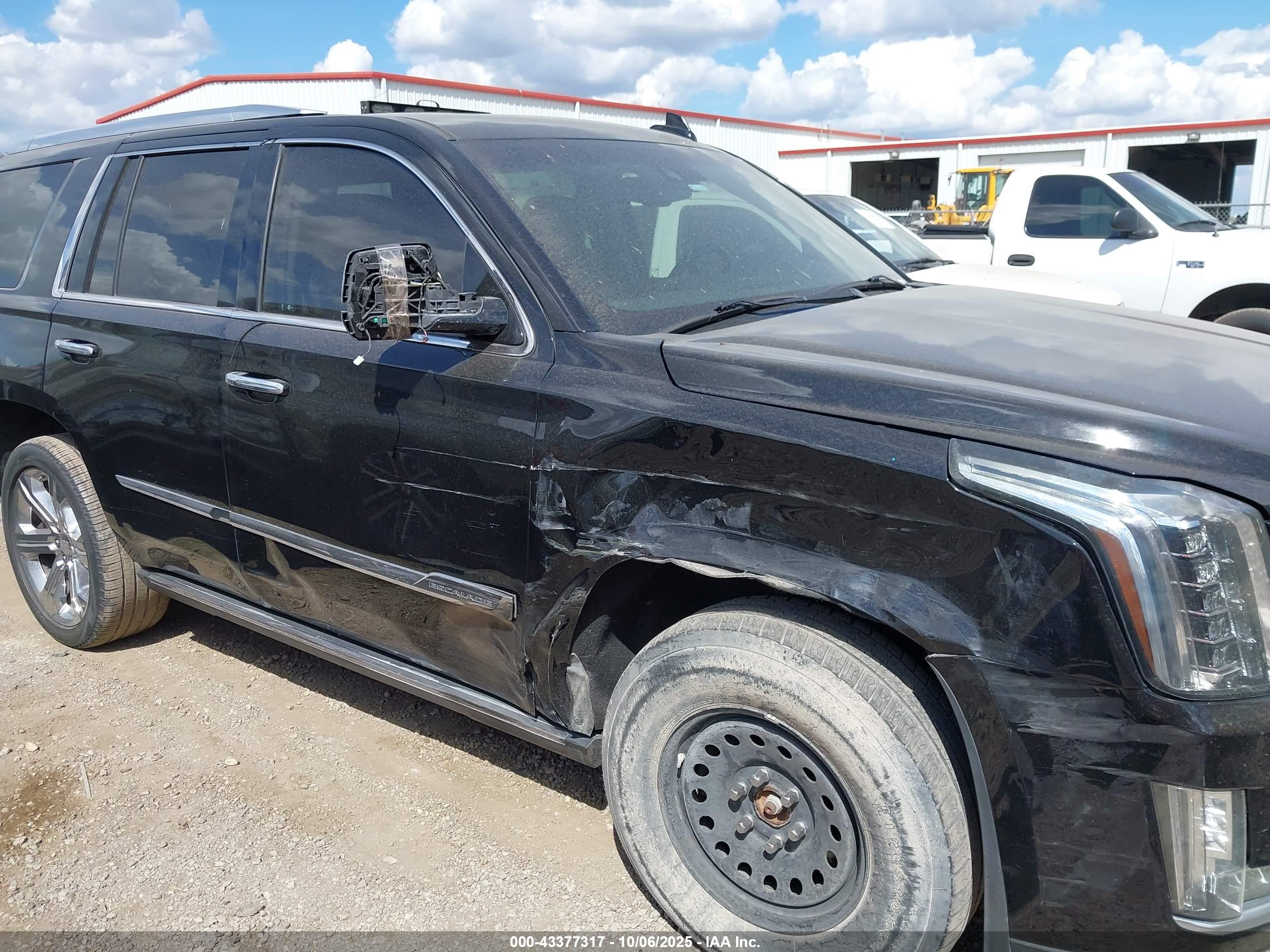 CADILLAC ESCALADE image 6