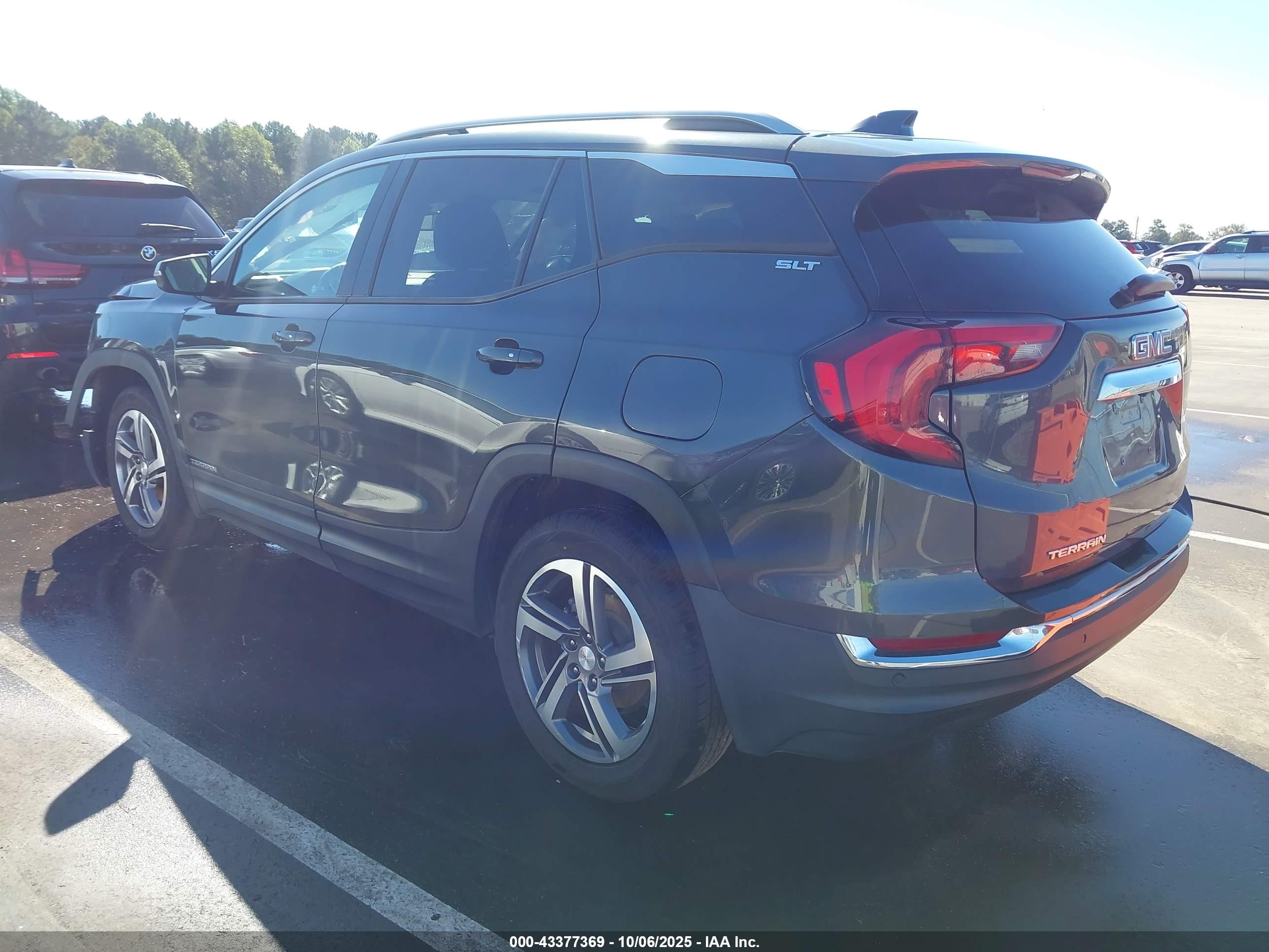 GMC TERRAIN image 3