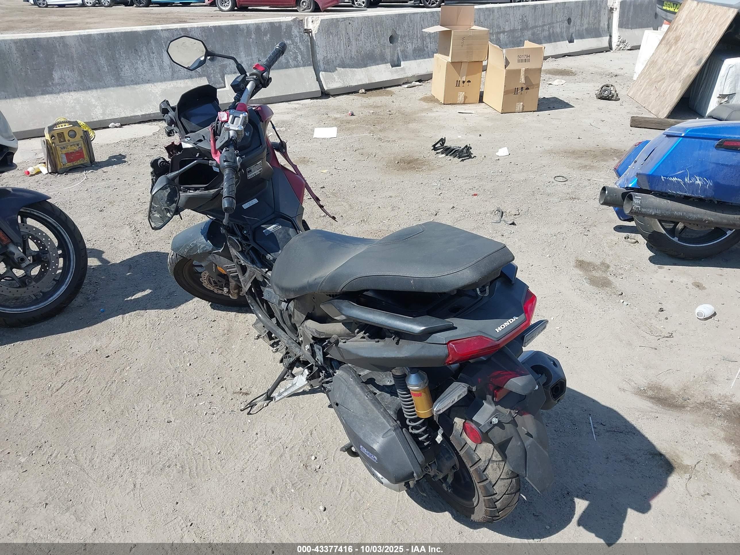 HONDA ADV160 image 3