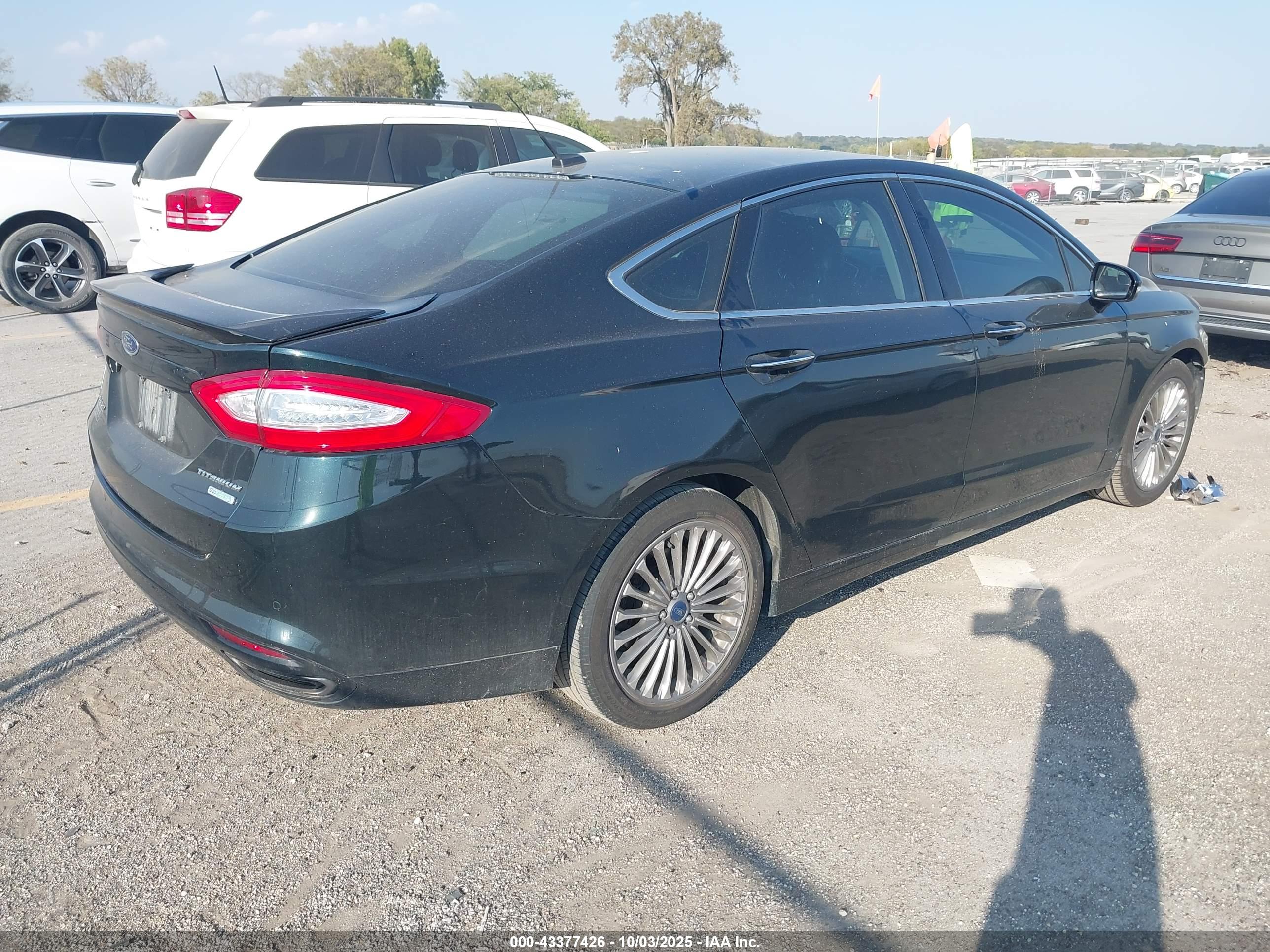 FORD FUSION image 4