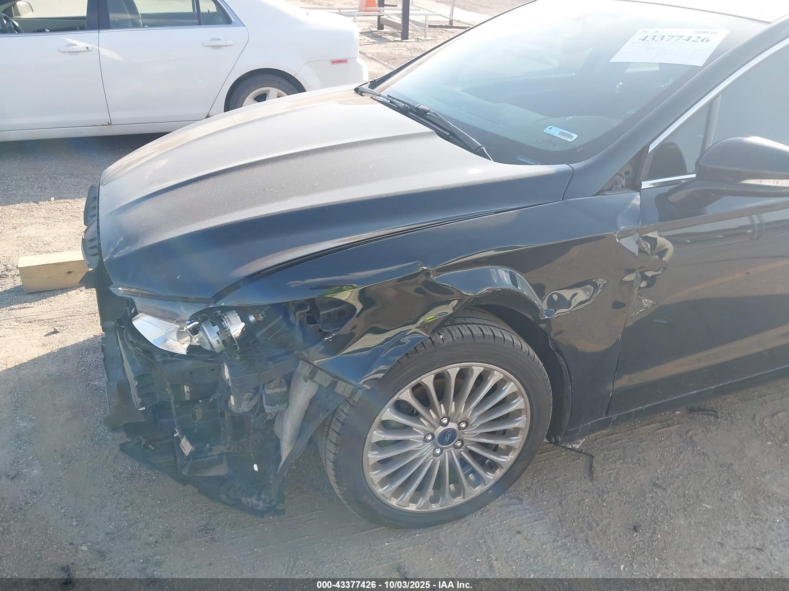 FORD FUSION image 6