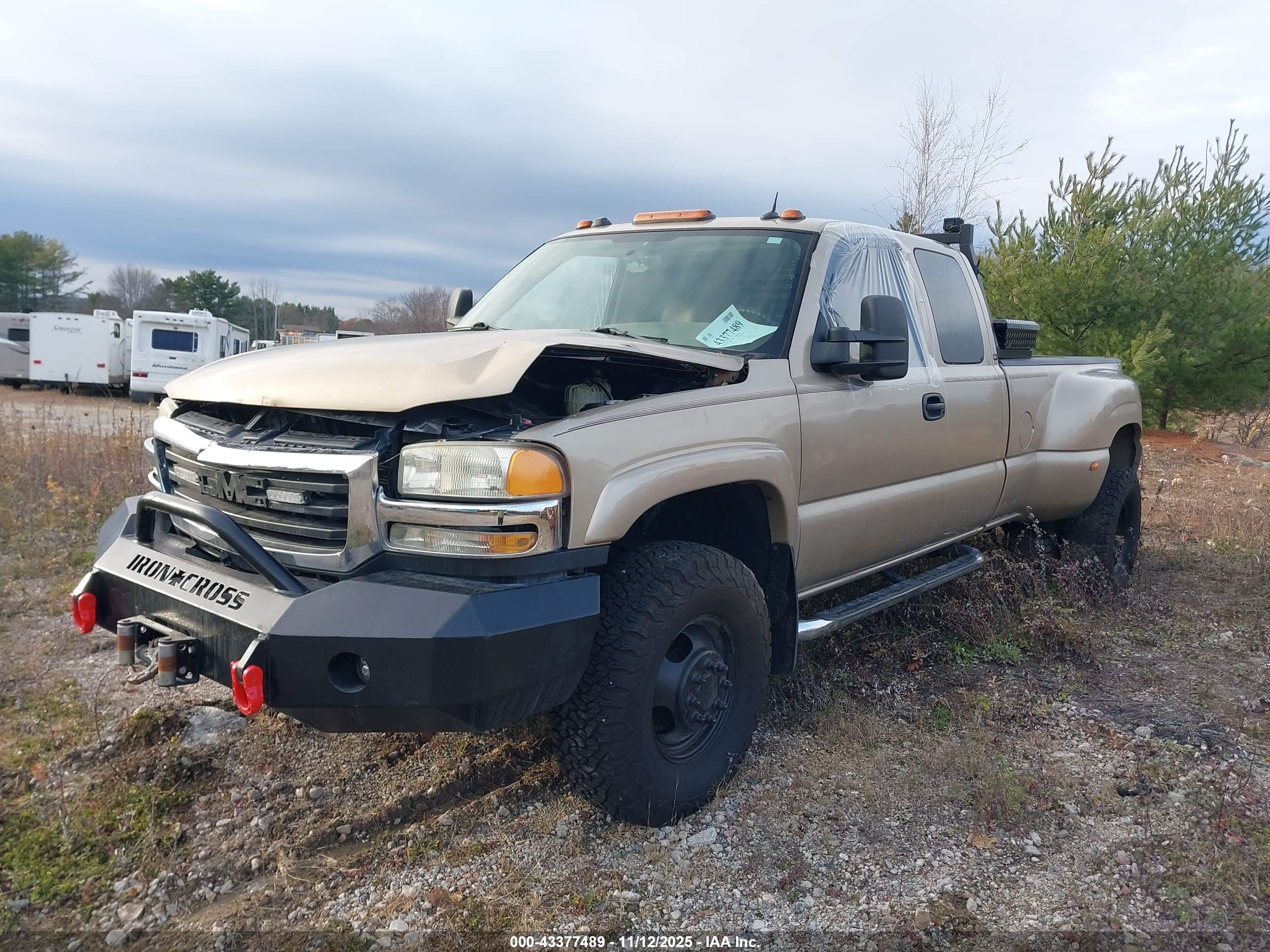 GMC SIERRA image 2