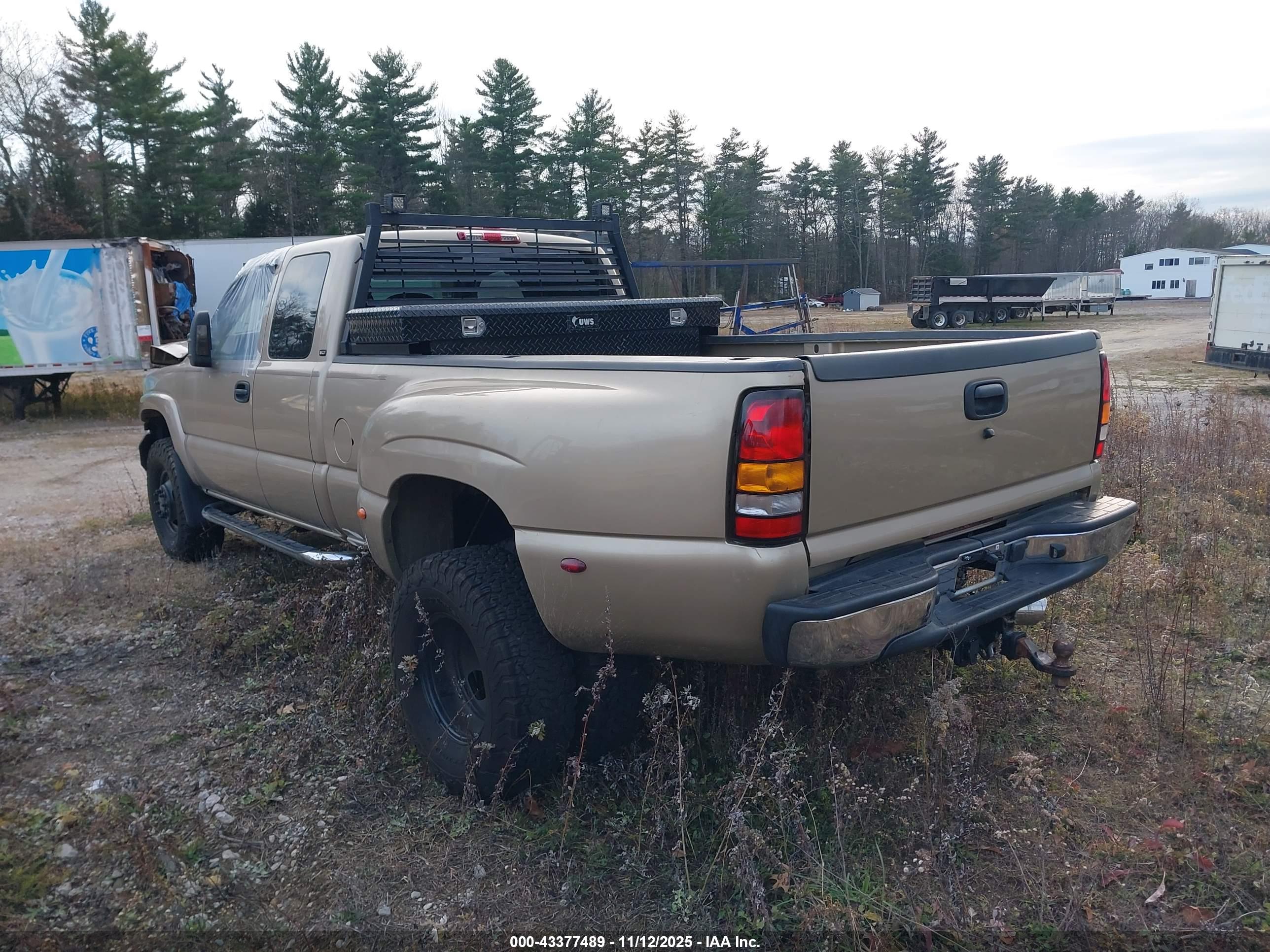GMC SIERRA image 3