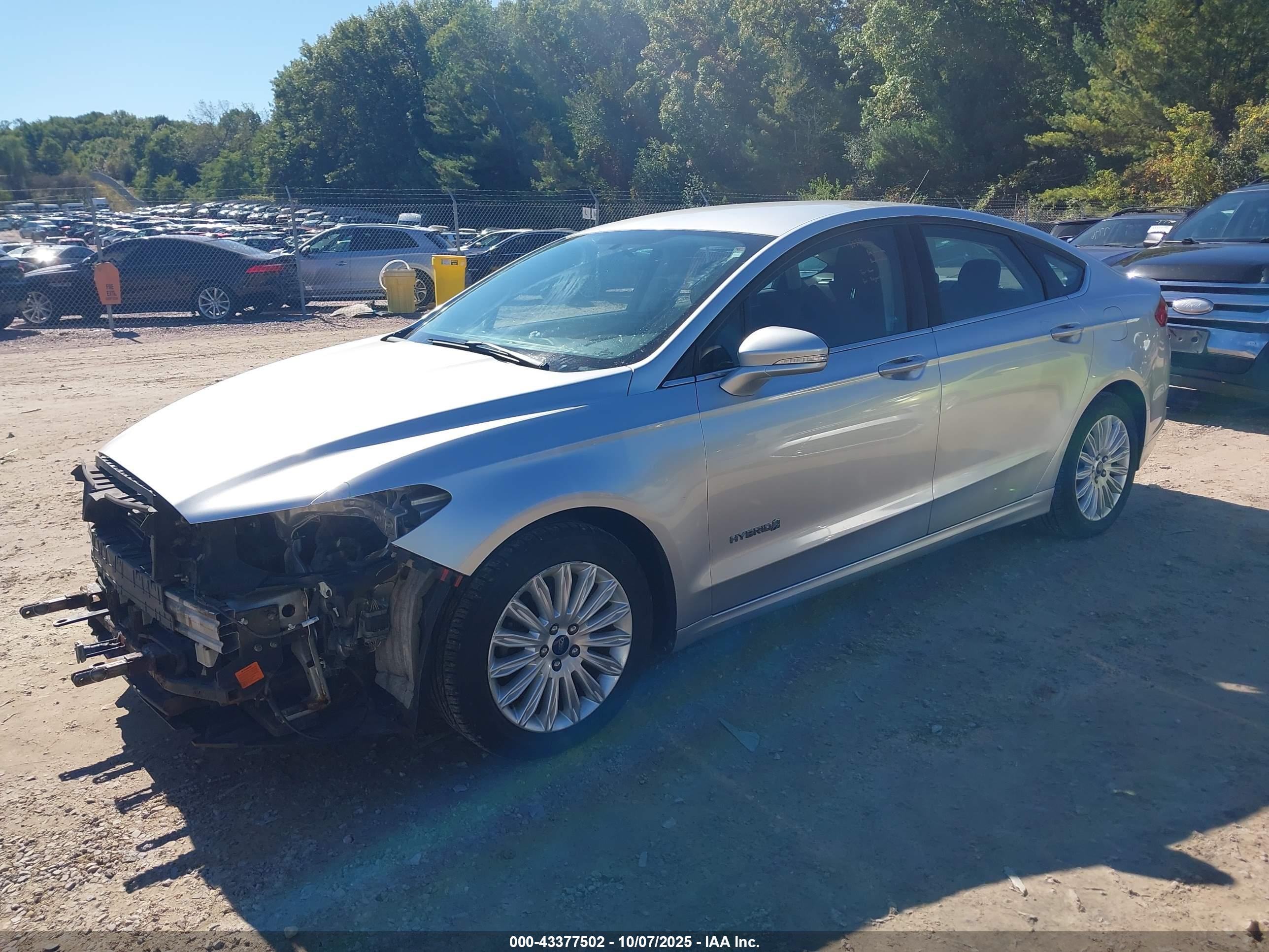 FORD FUSION image 2