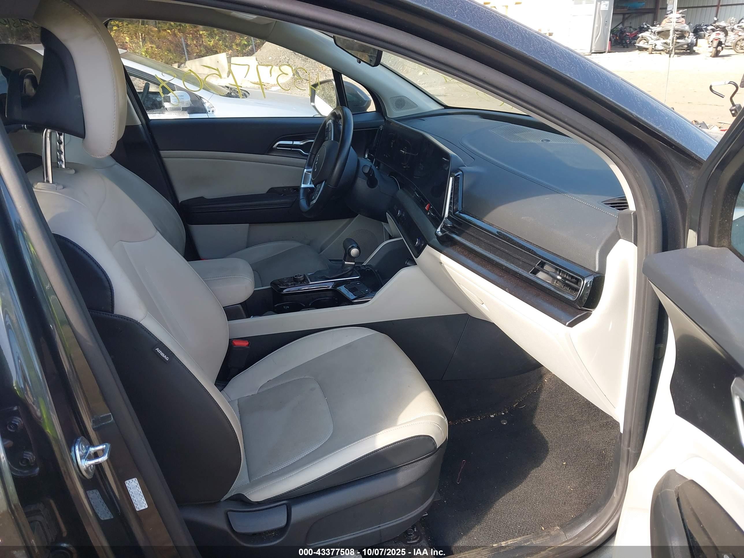 KIA SPORTAGE image 5