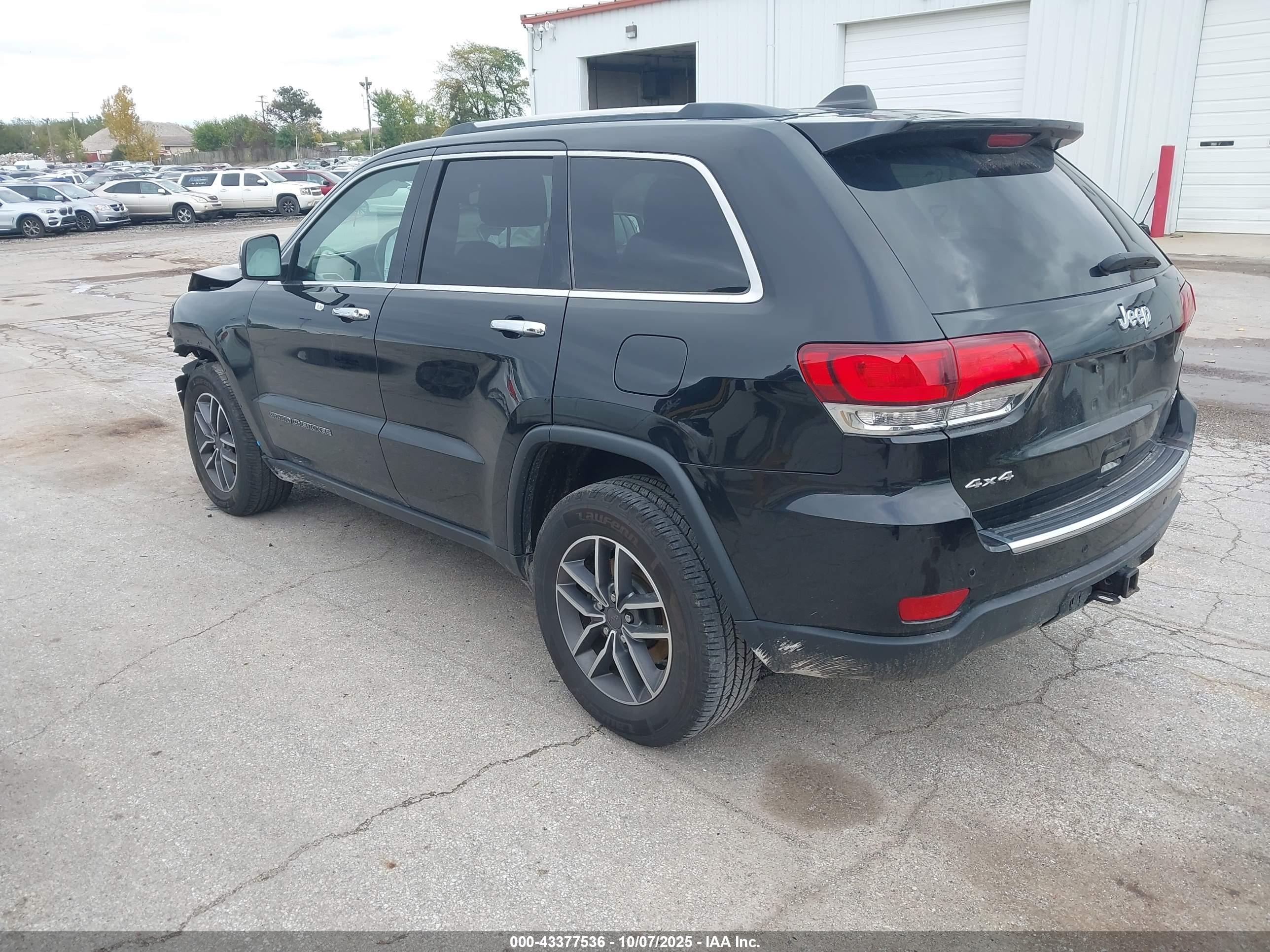 JEEP GRAND image 3