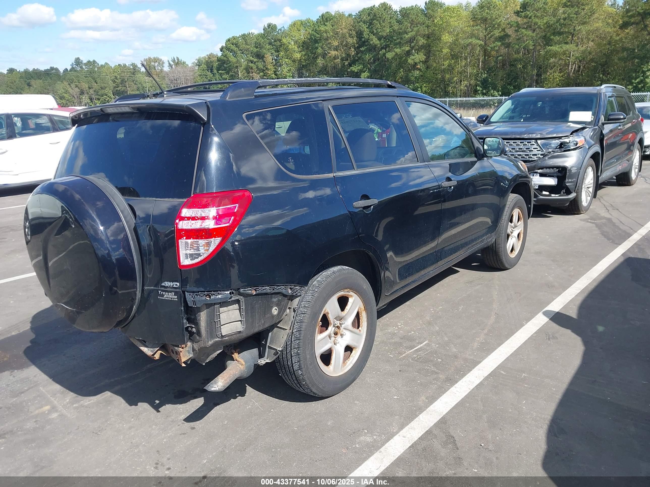 TOYOTA RAV4 image 4