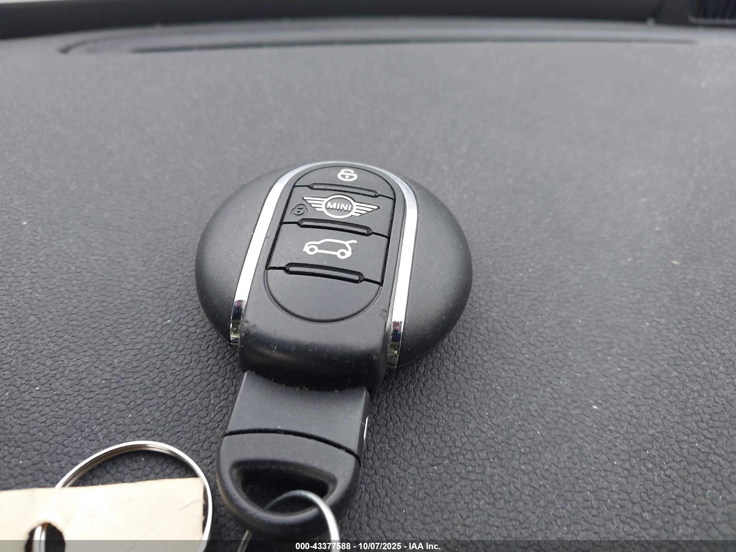 MINI CLUBMAN image 11