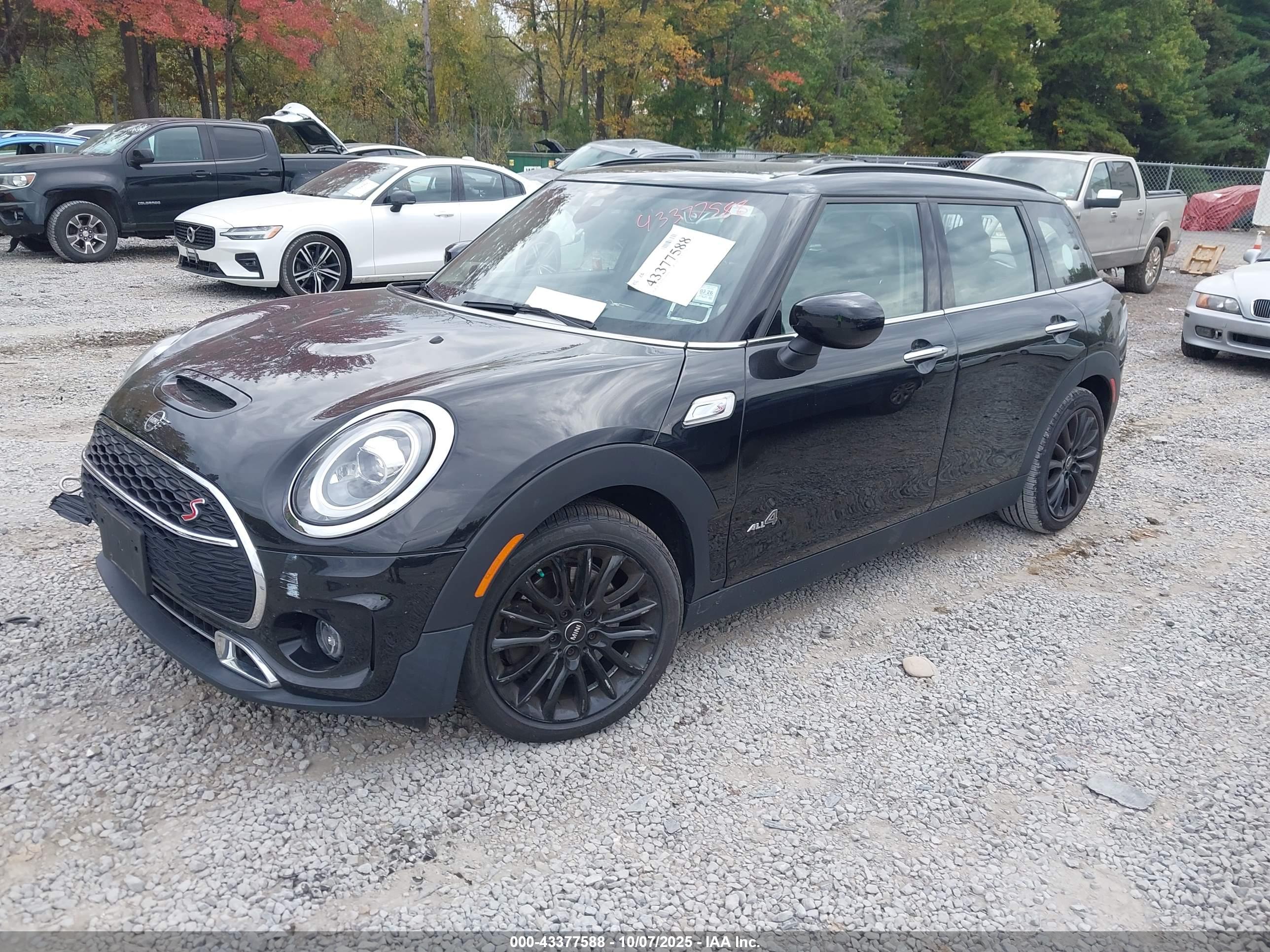 MINI CLUBMAN image 2