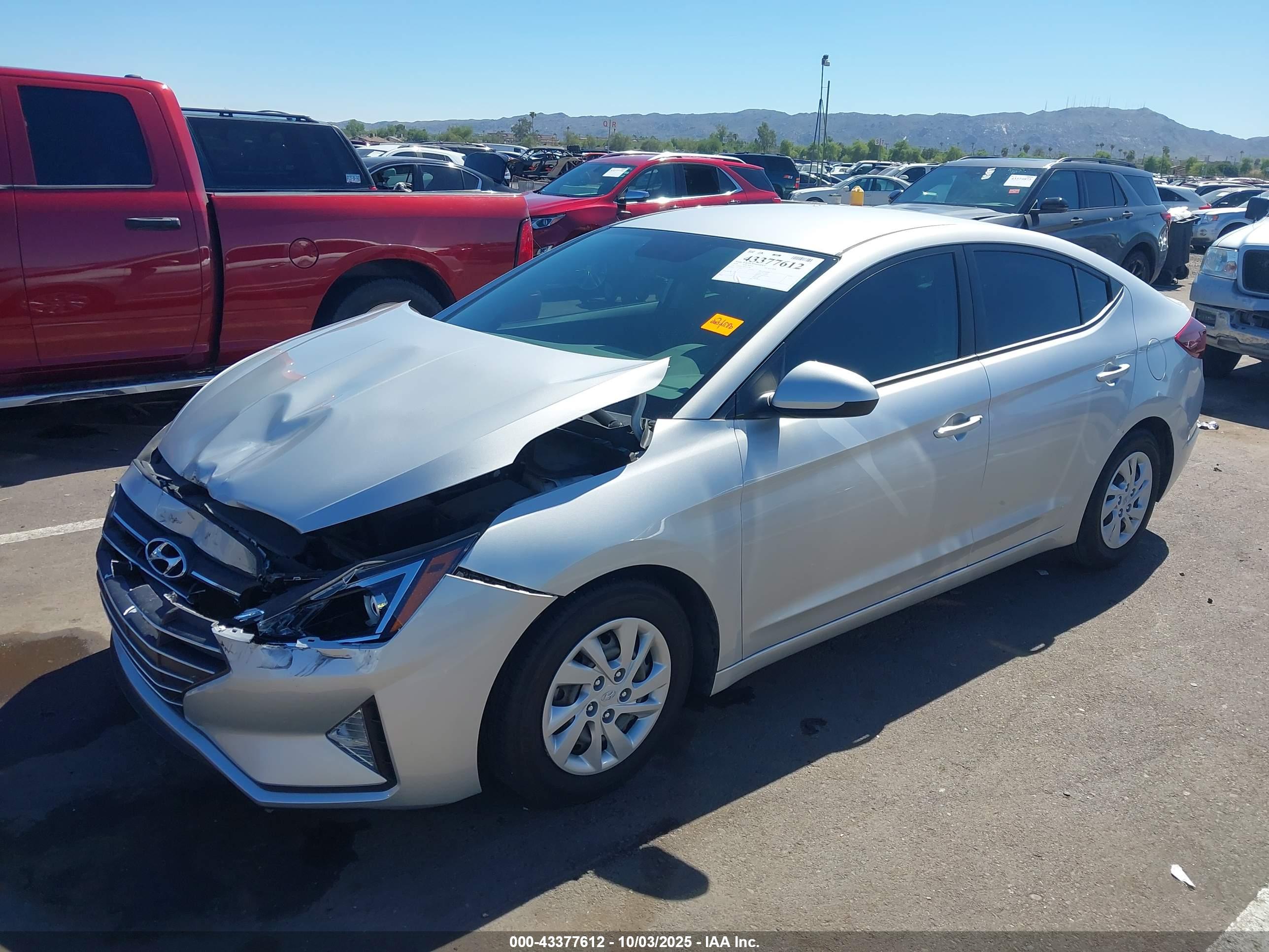 HYUNDAI ELANTRA image 2