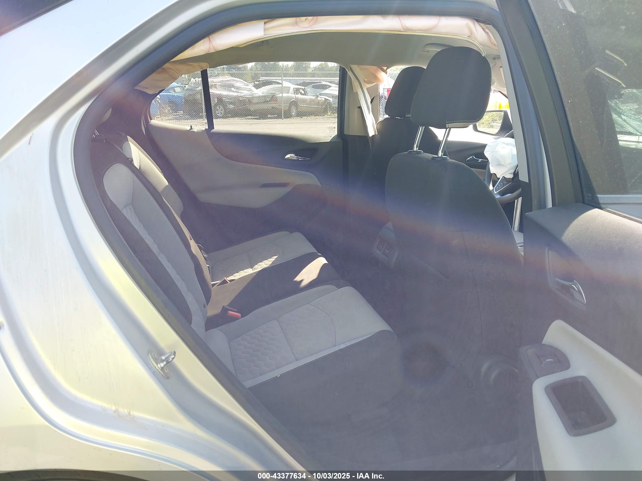 CHEVROLET EQUINOX image 8