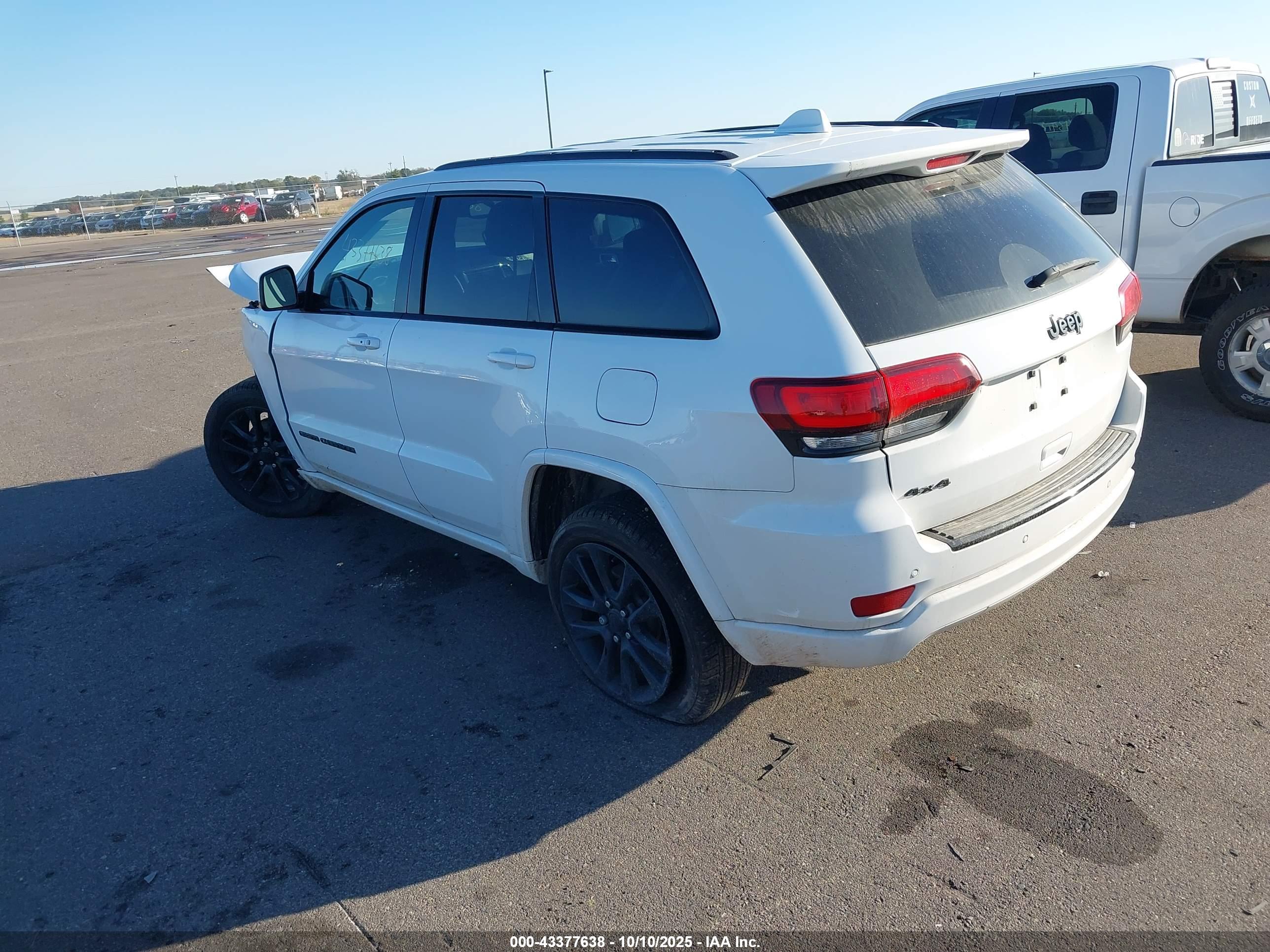 JEEP GRAND image 3