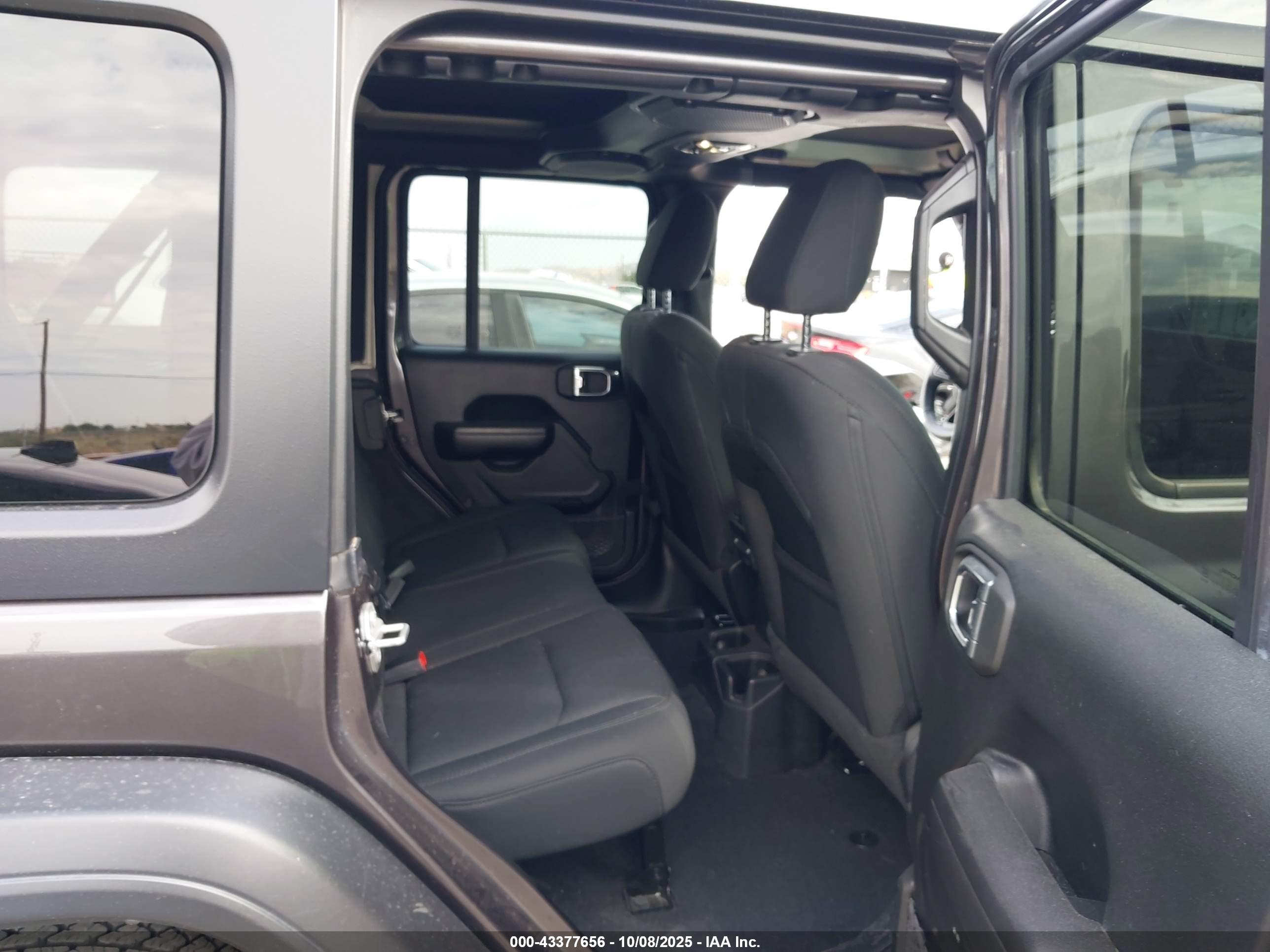 JEEP WRANGLER image 8