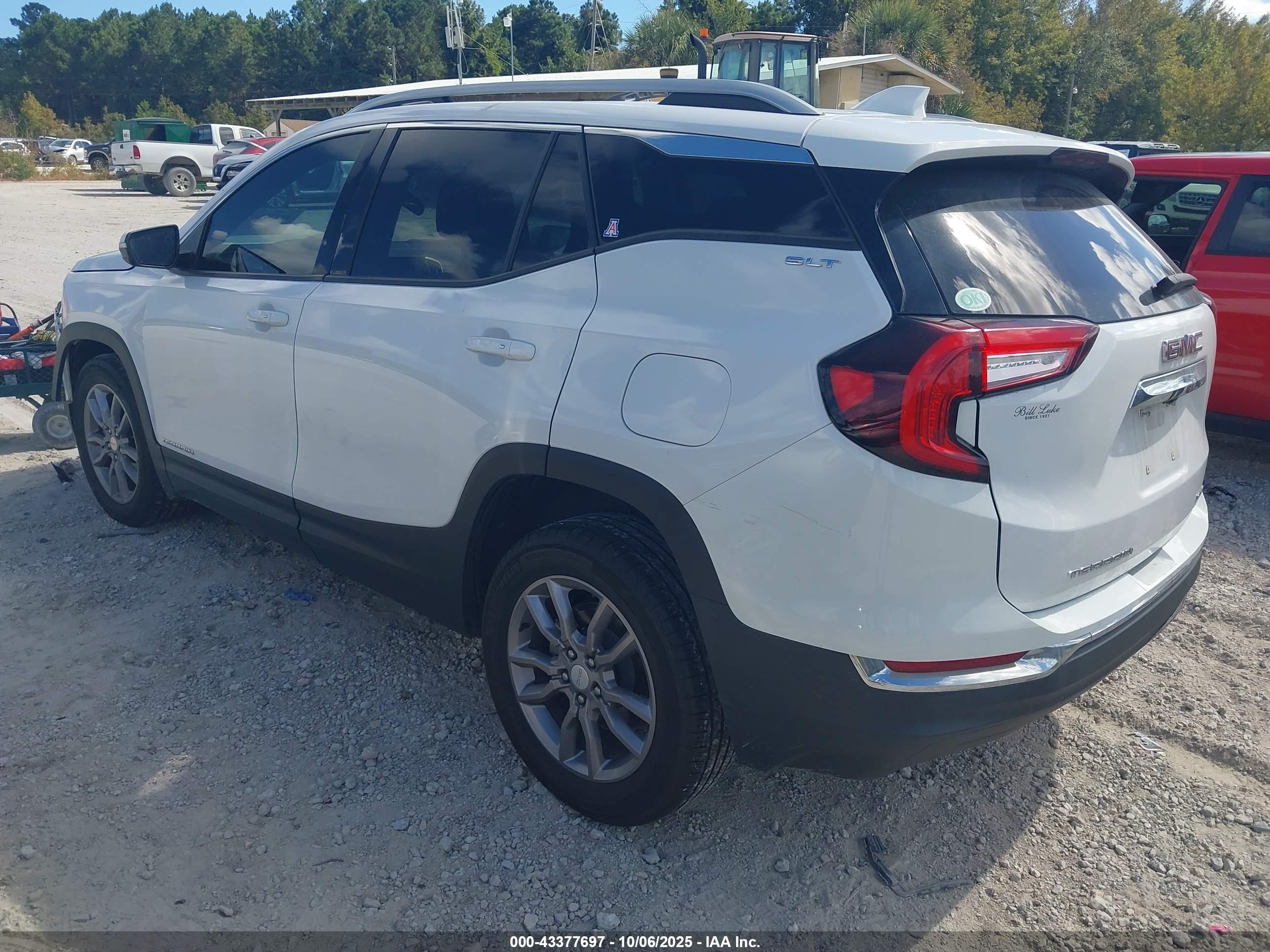 GMC TERRAIN image 3