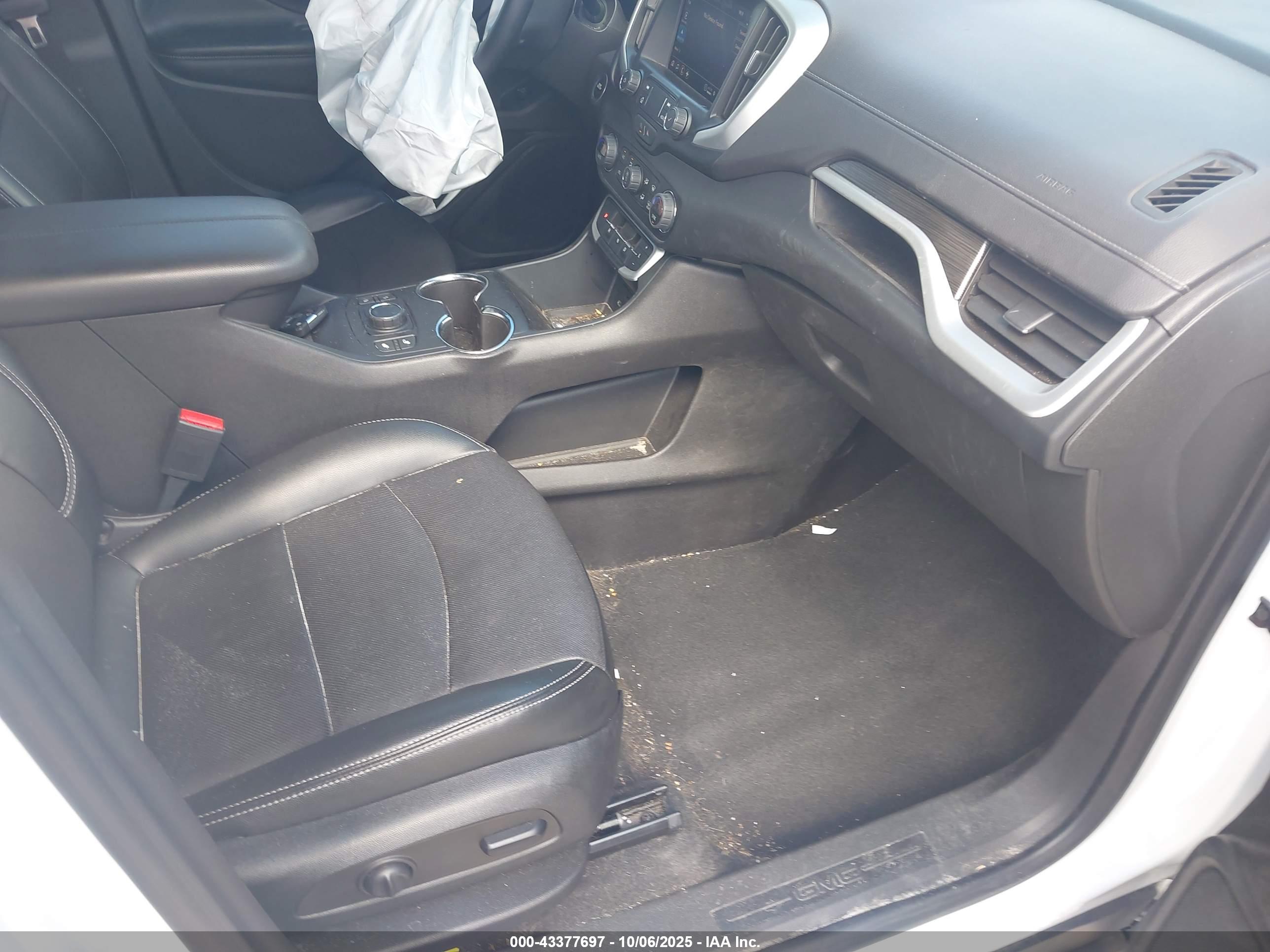 GMC TERRAIN image 5