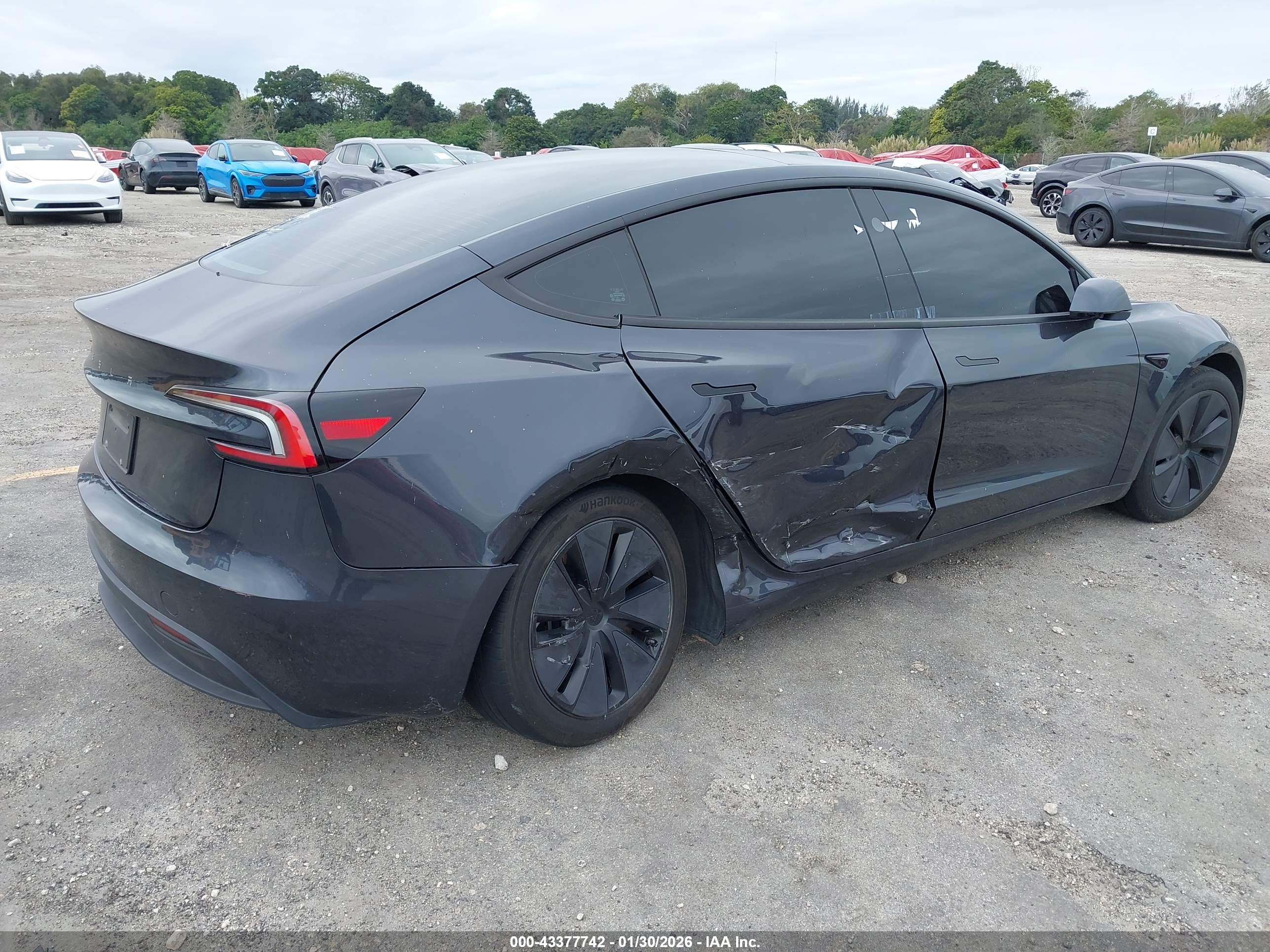 TESLA MODEL image 4