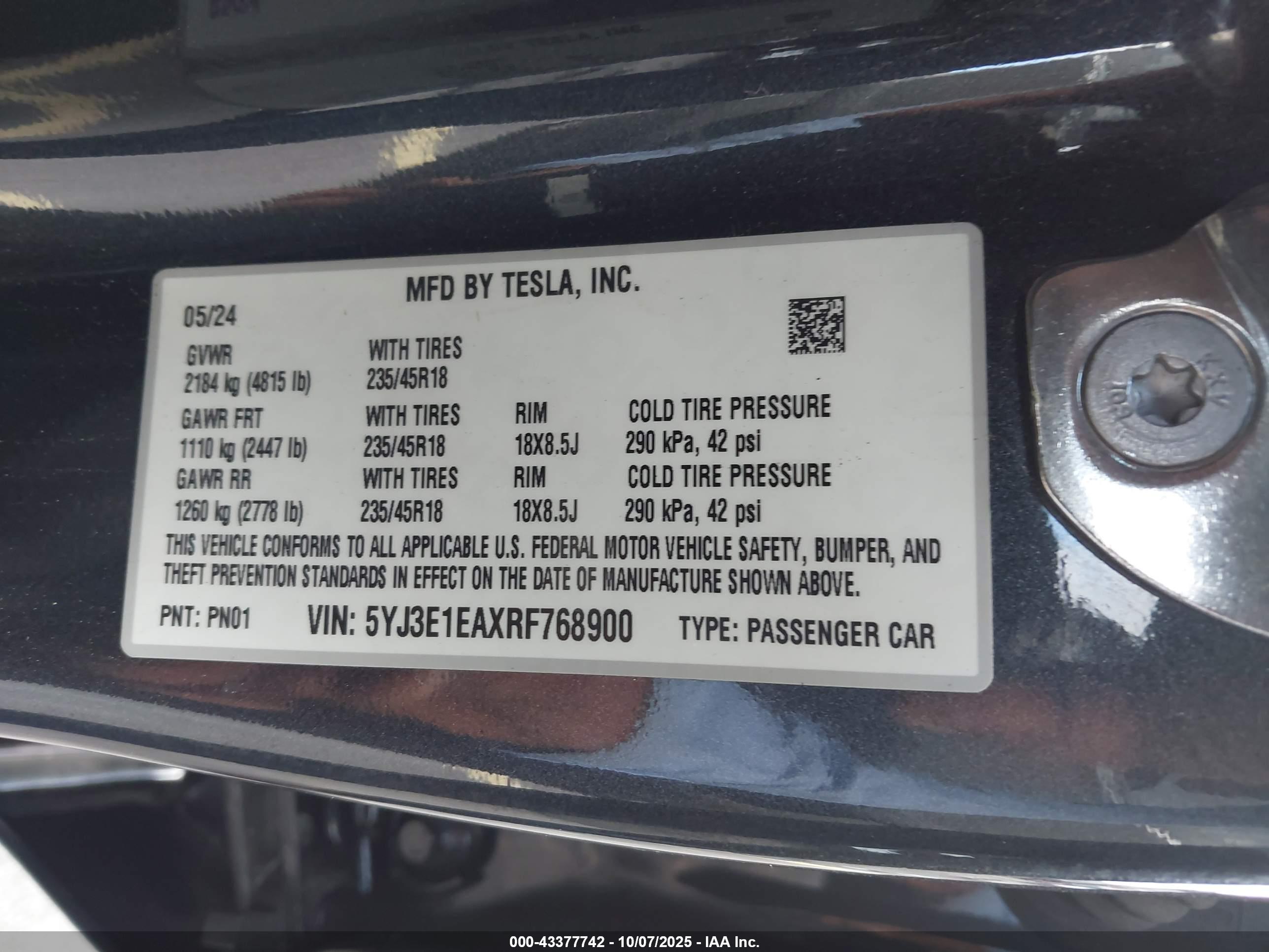 TESLA MODEL image 9