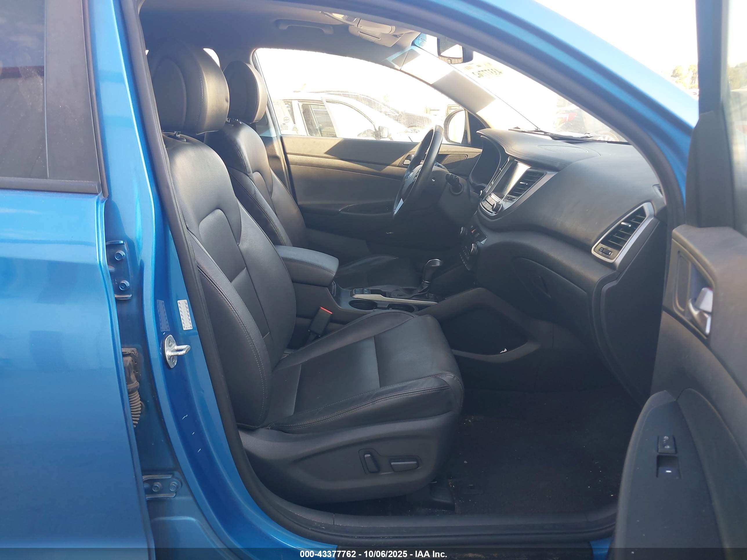 HYUNDAI TUCSON image 5