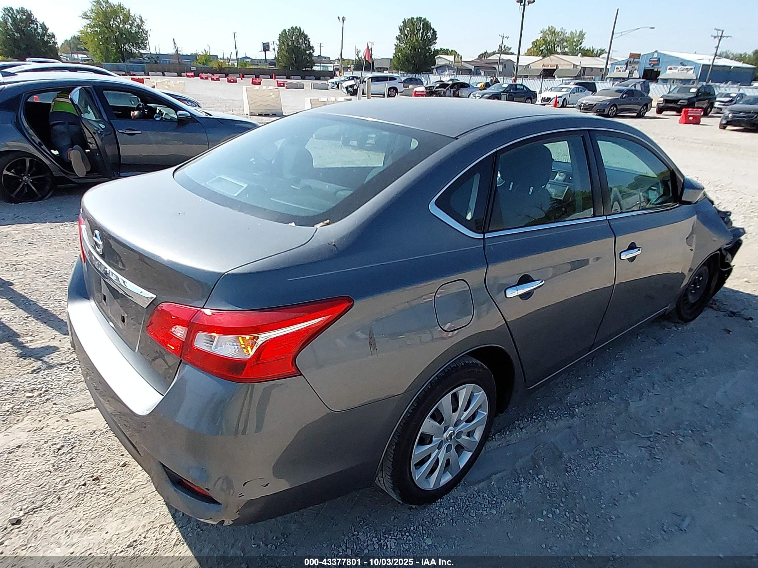 NISSAN SENTRA image 4
