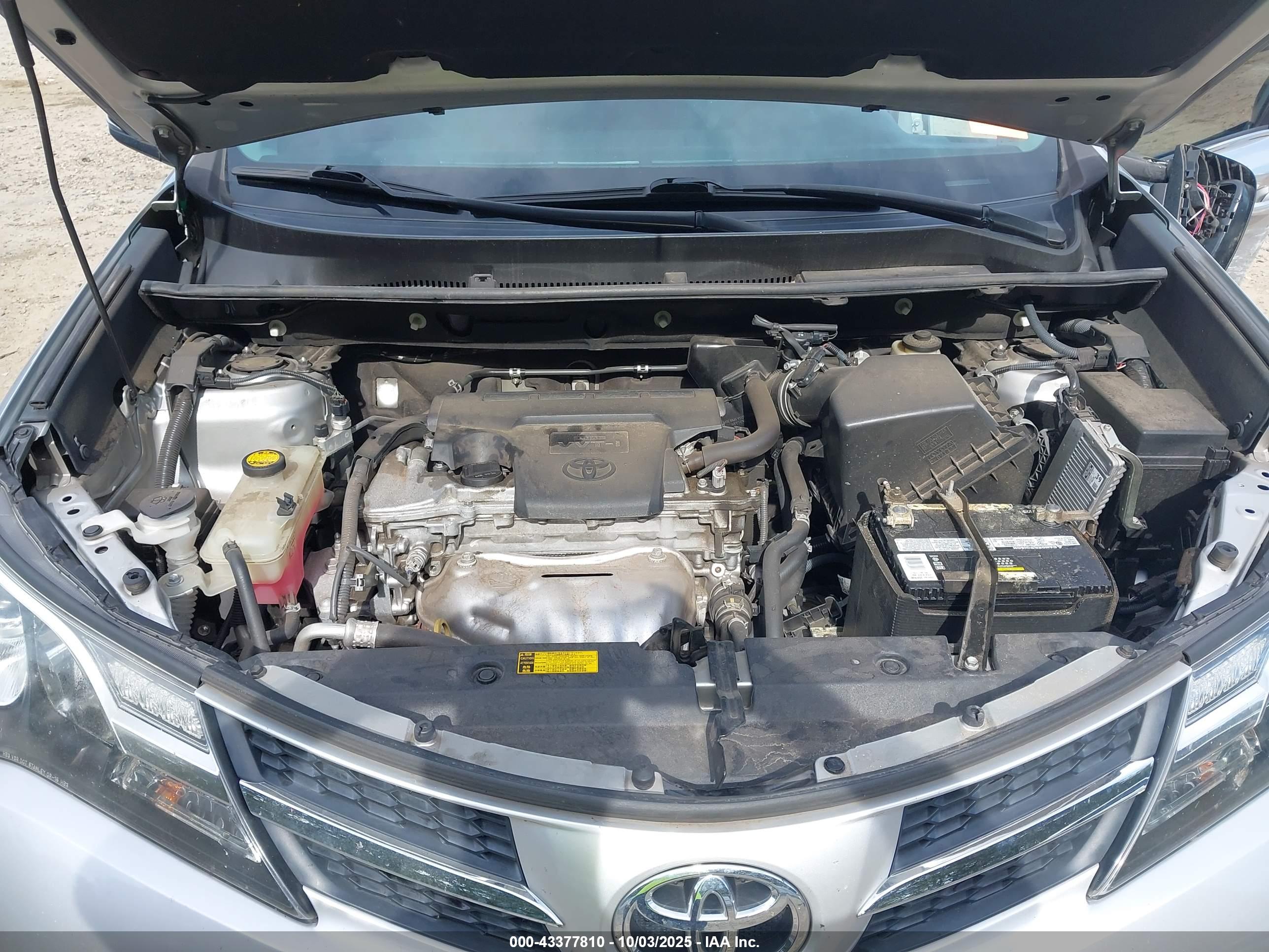 TOYOTA RAV4 image 10