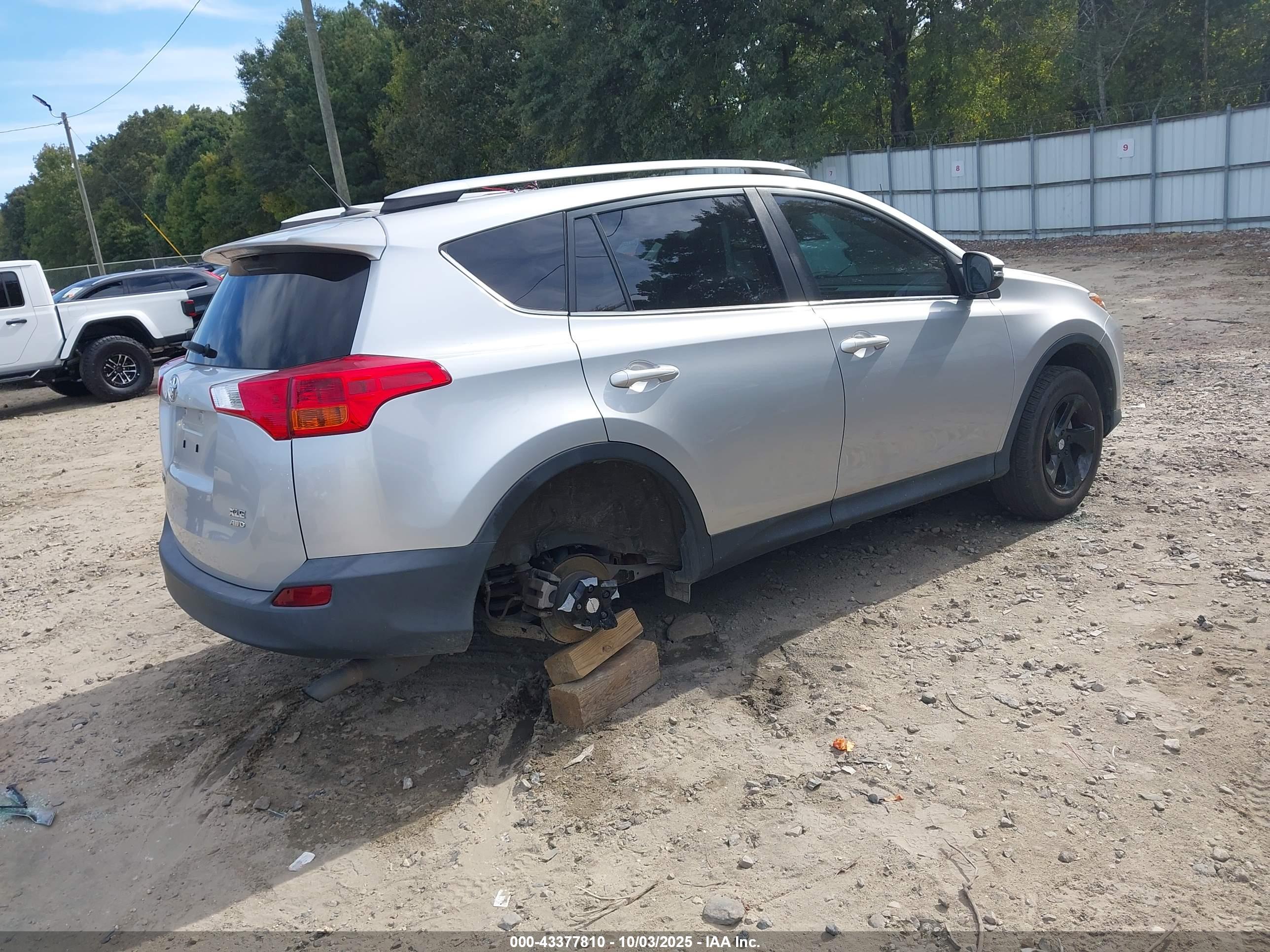 TOYOTA RAV4 image 4