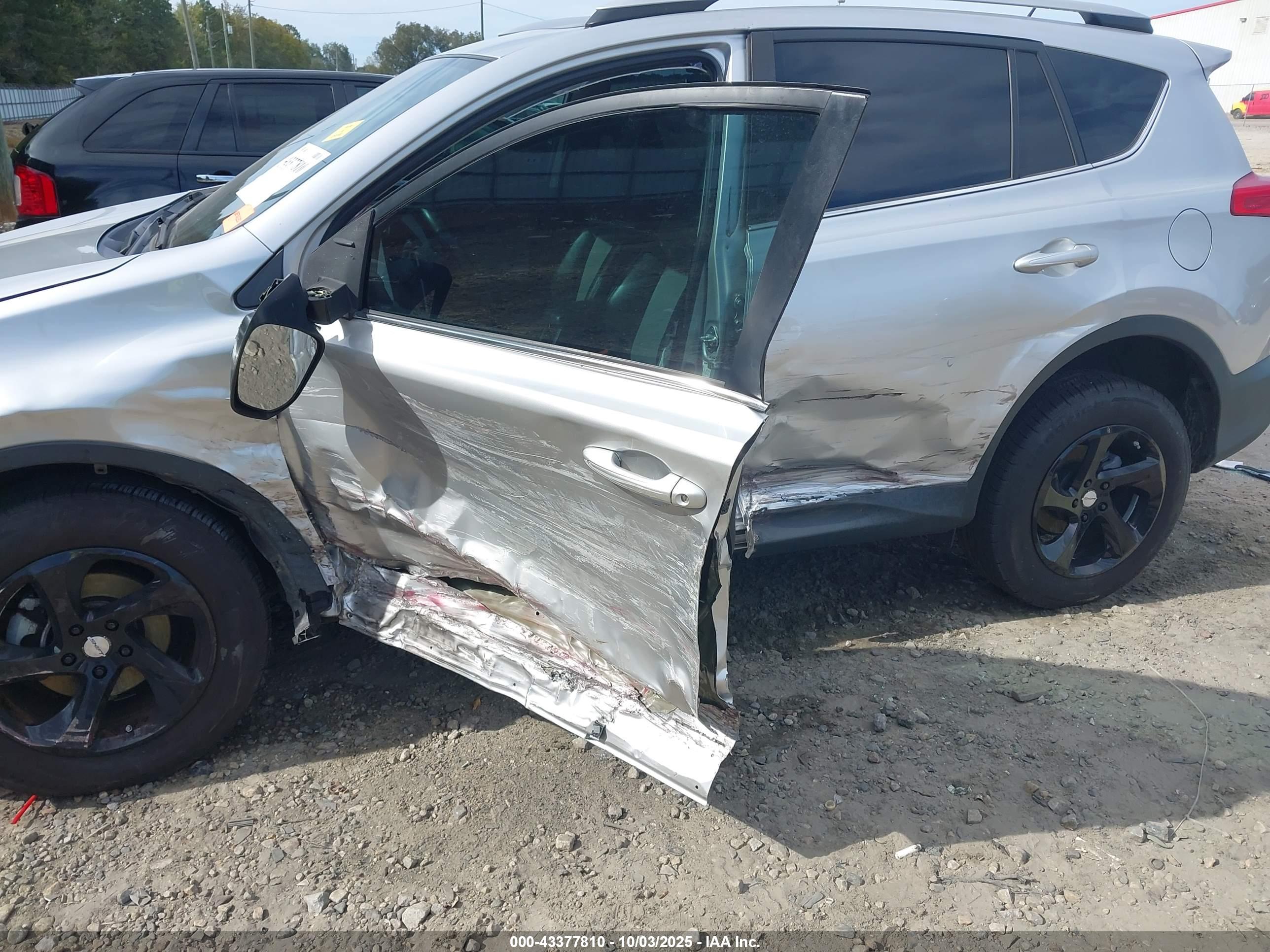 TOYOTA RAV4 image 6