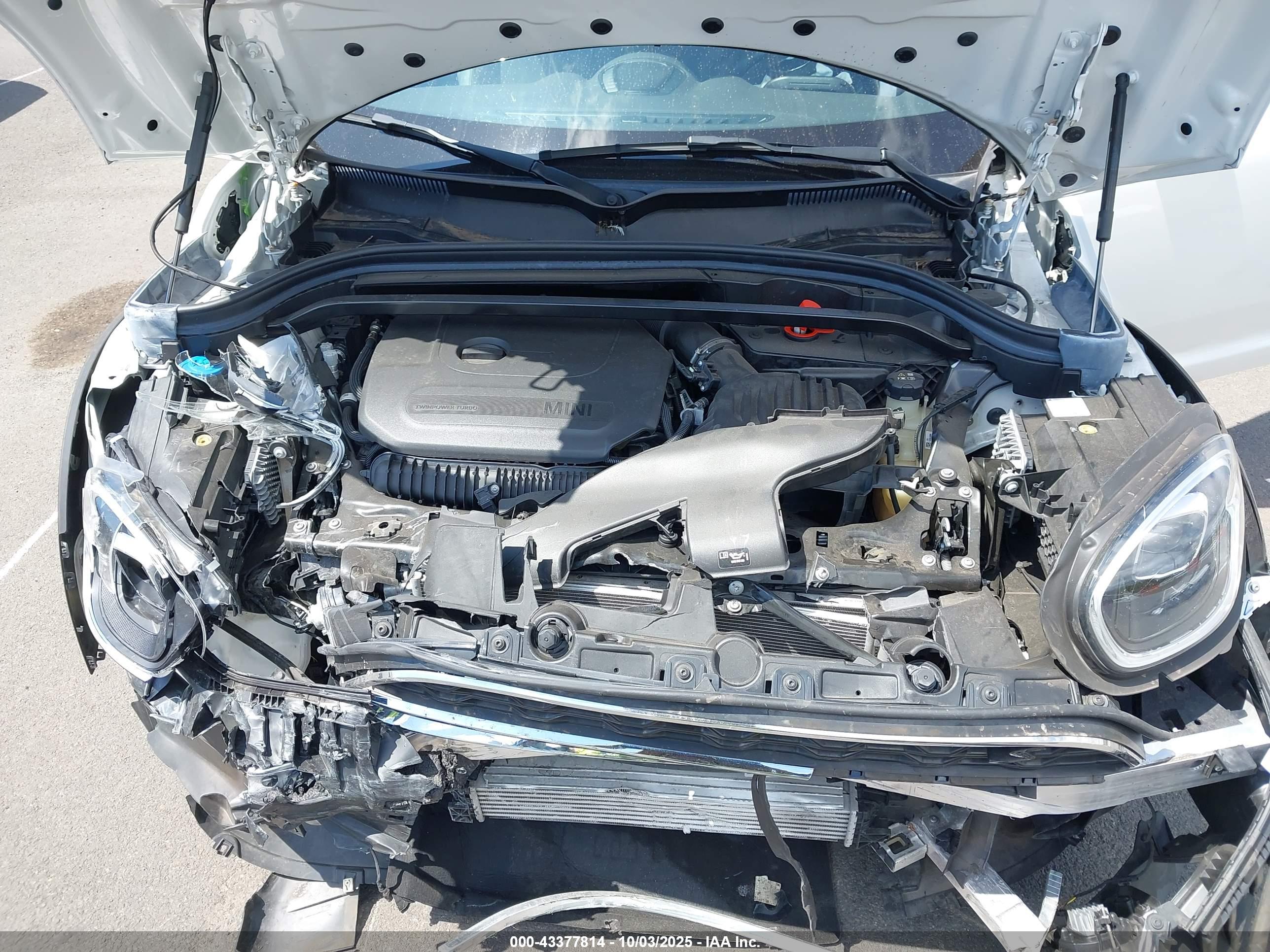 MINI COUNTRYMAN image 10
