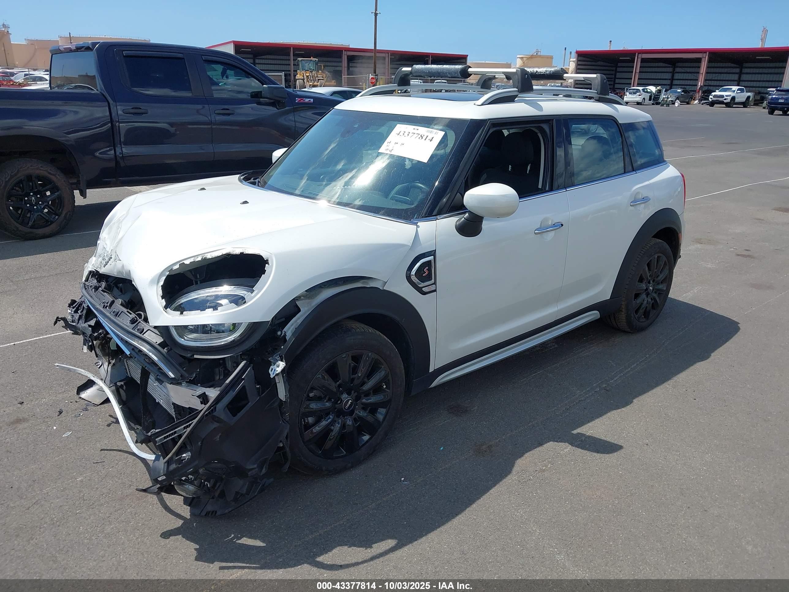 MINI COUNTRYMAN image 2