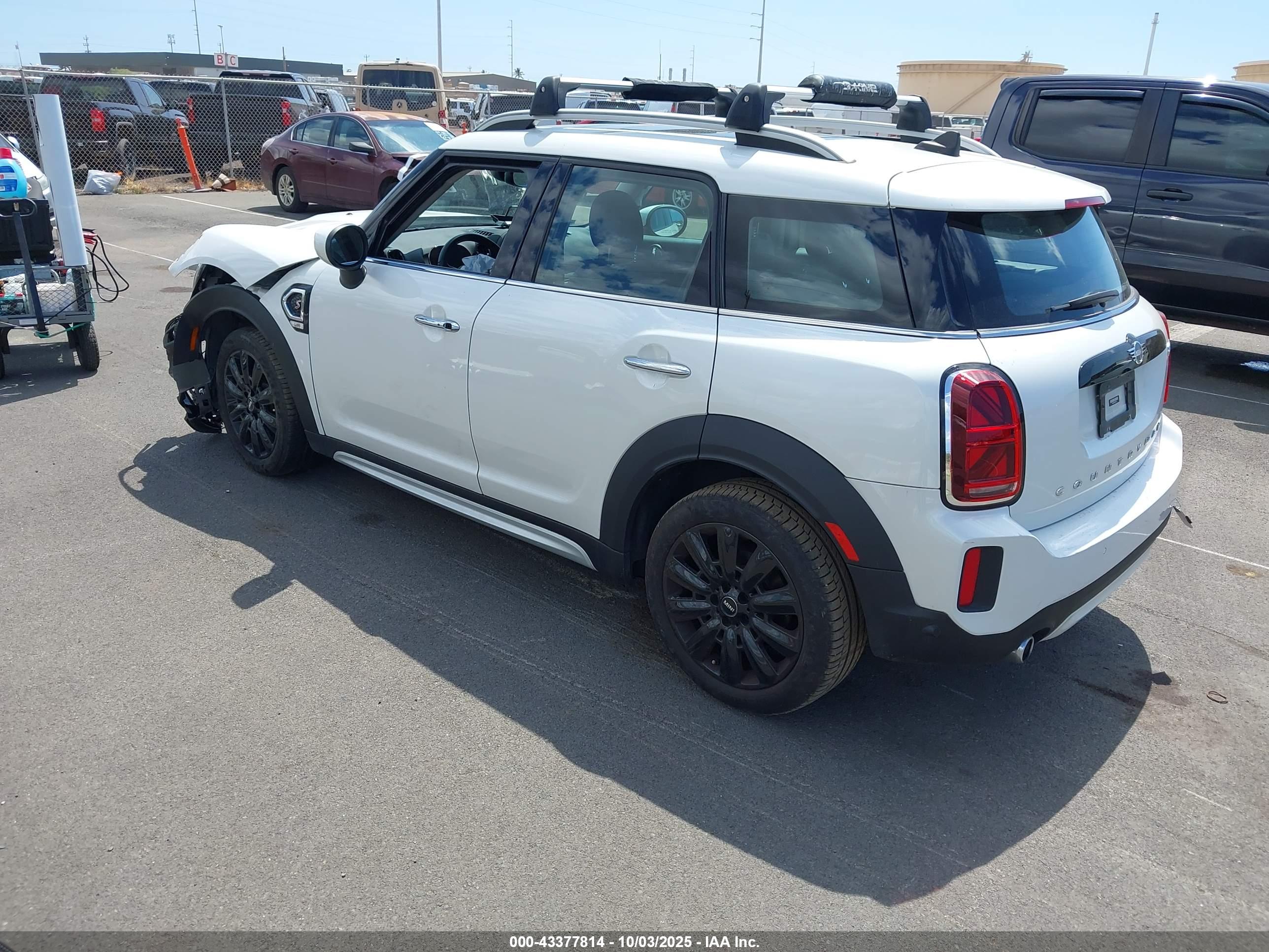 MINI COUNTRYMAN image 3