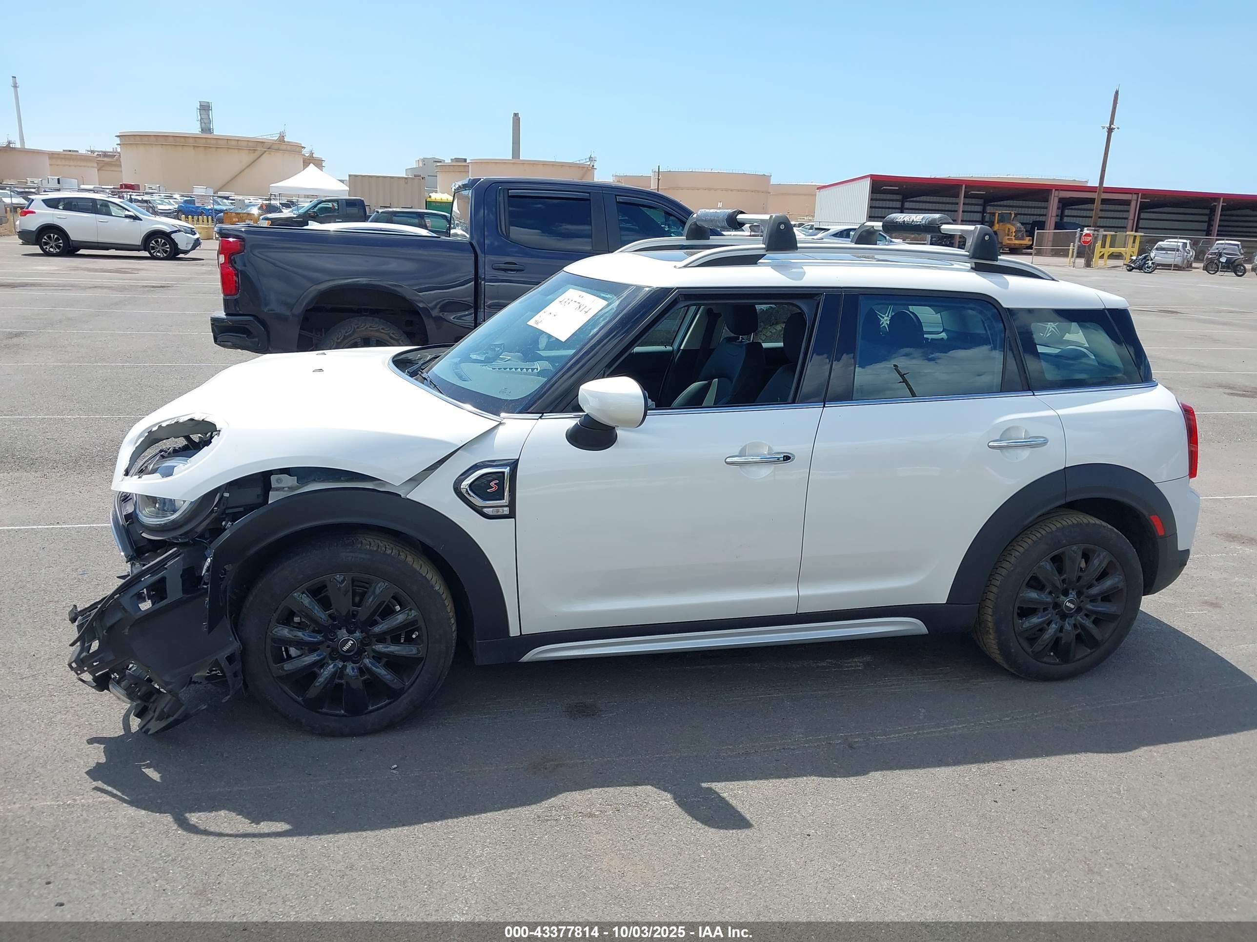 MINI COUNTRYMAN image 6