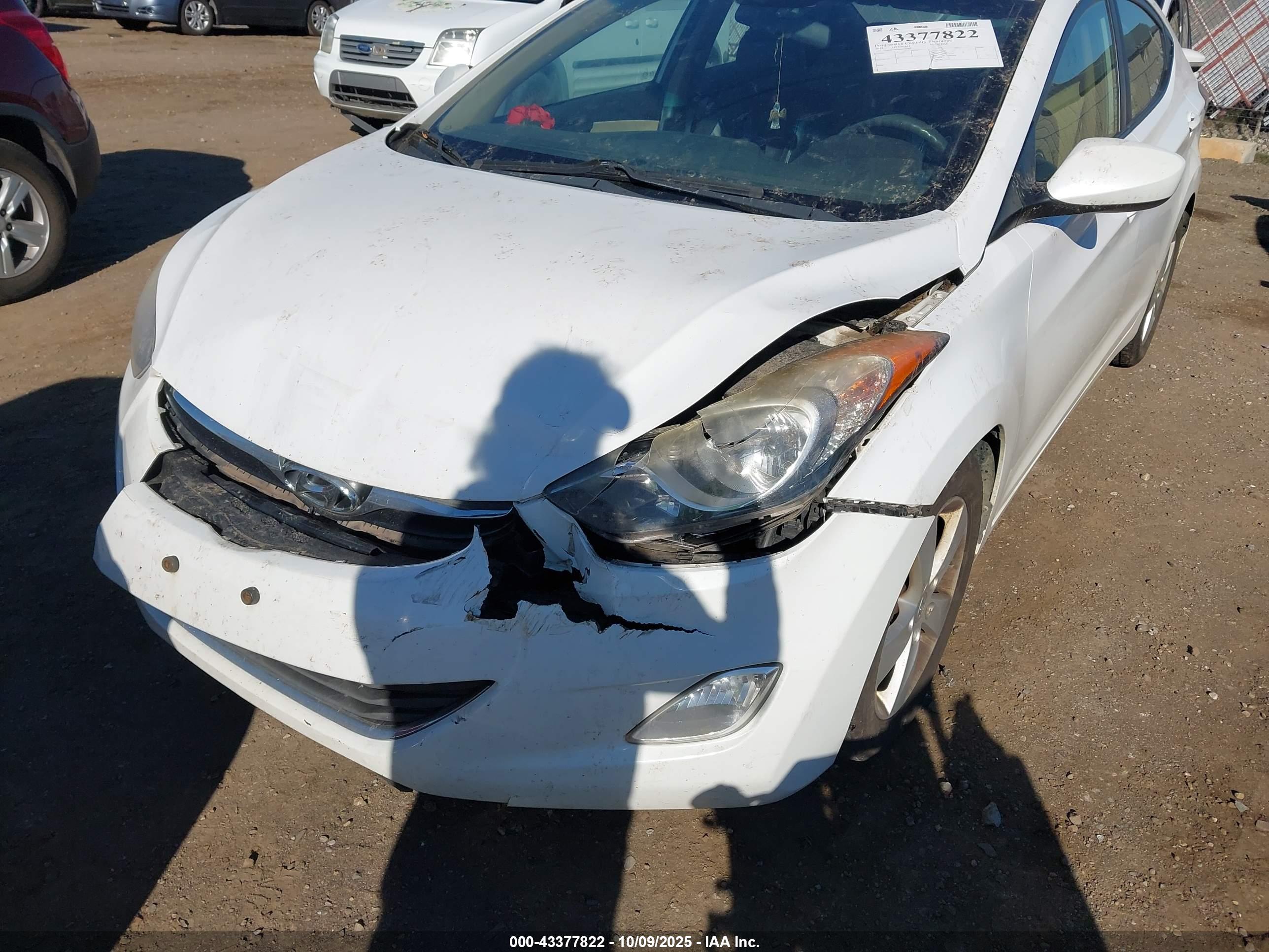 HYUNDAI ELANTRA image 6