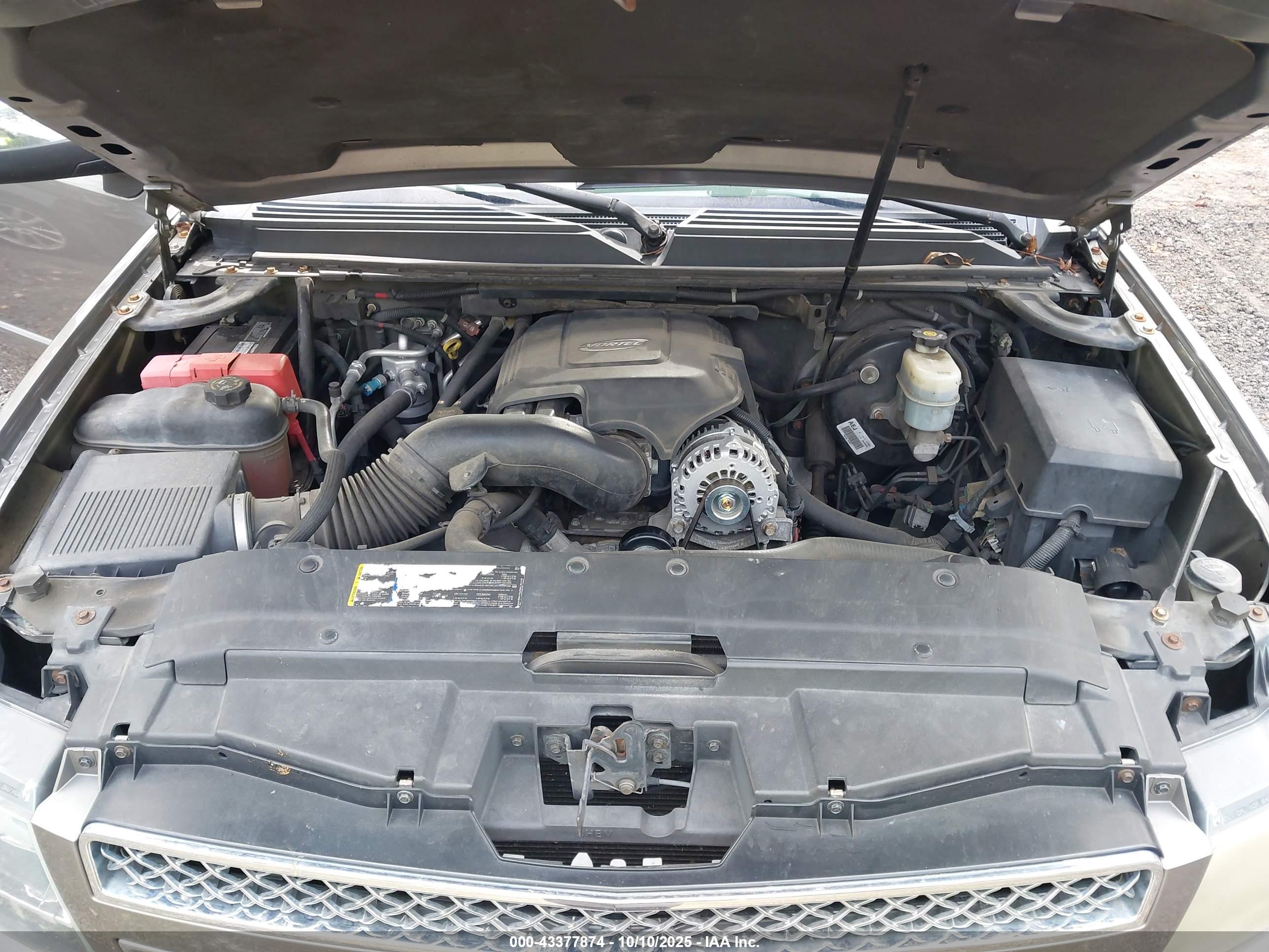 CHEVROLET TAHOE image 10