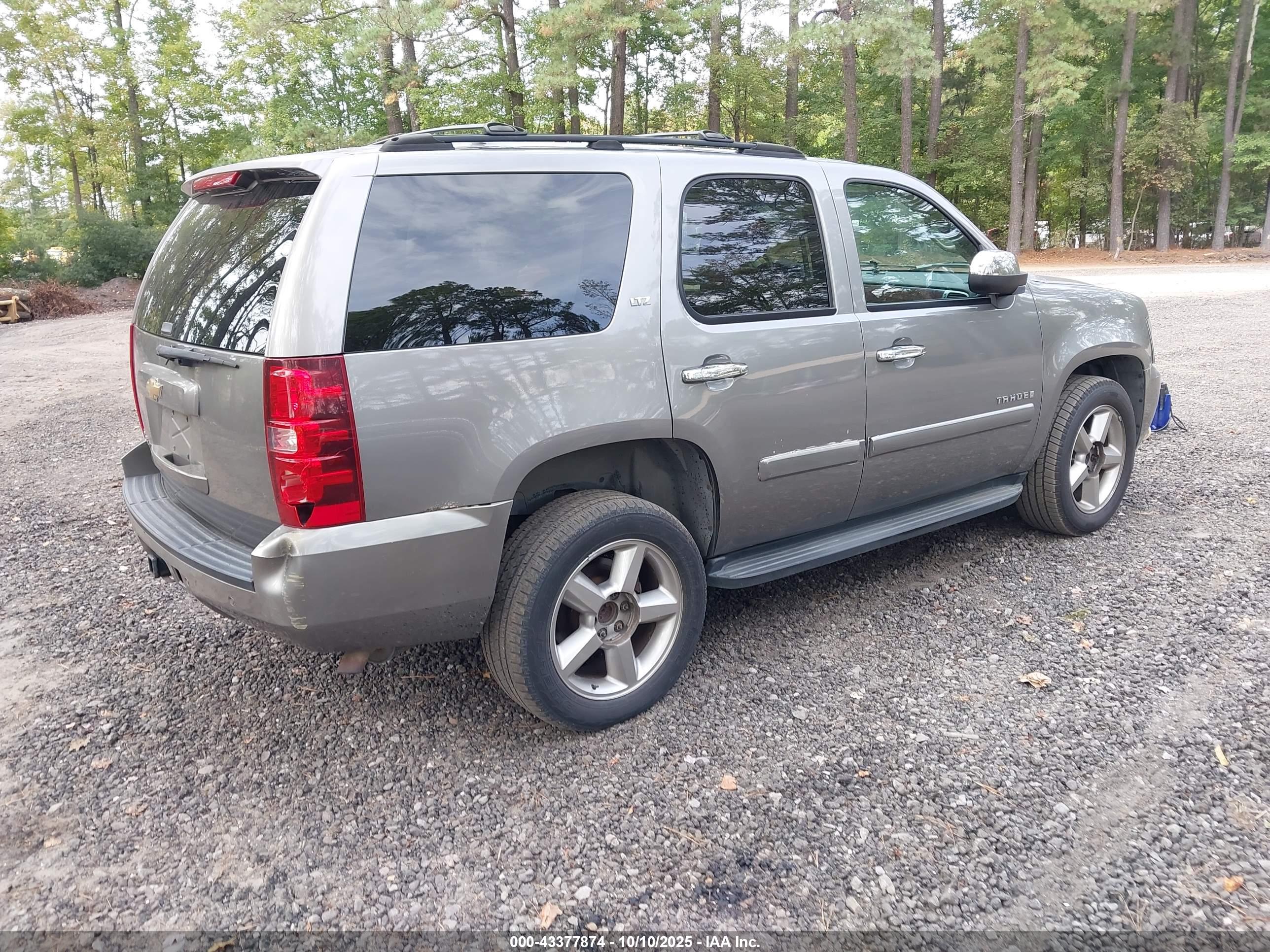 CHEVROLET TAHOE image 4