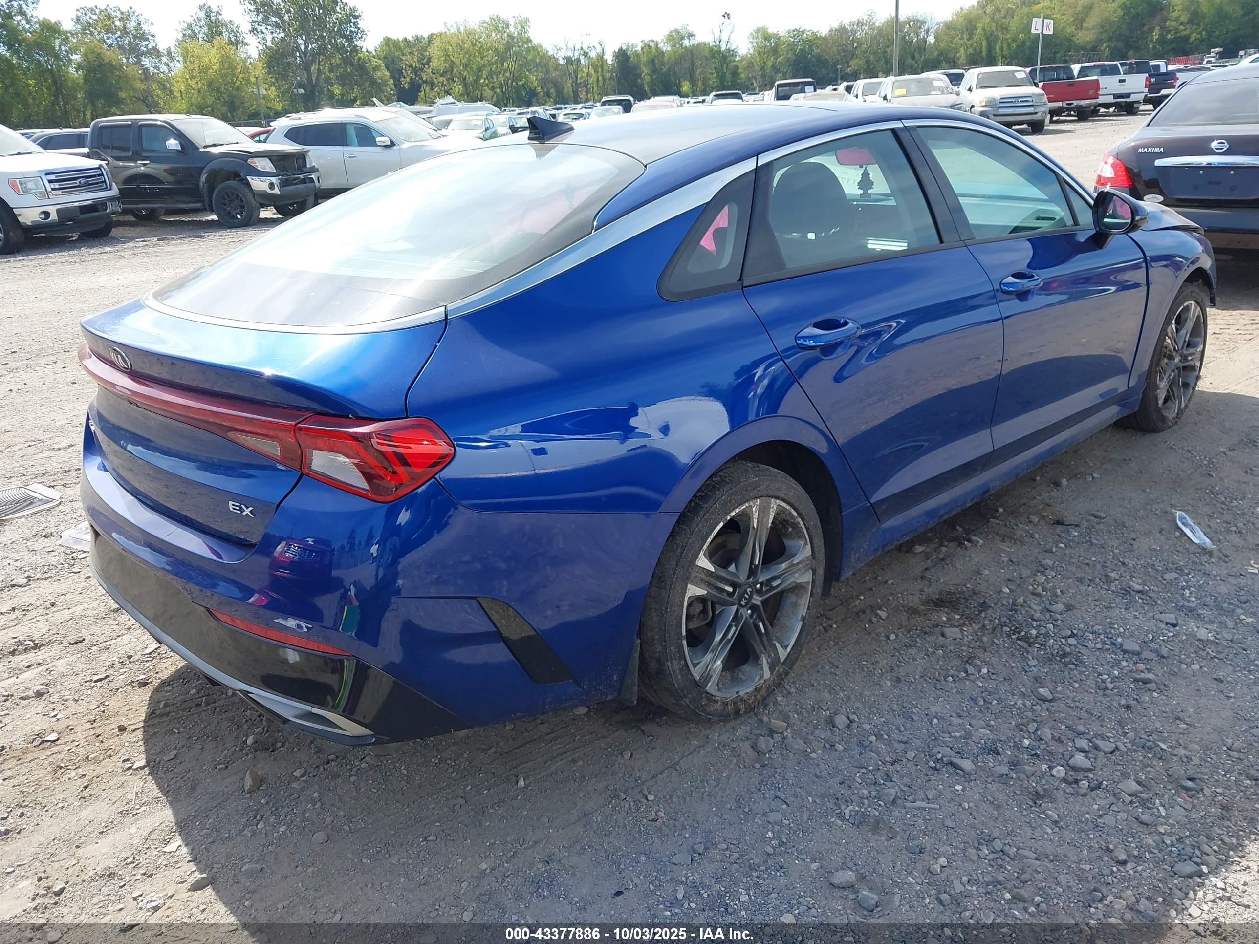 KIA K5 image 4
