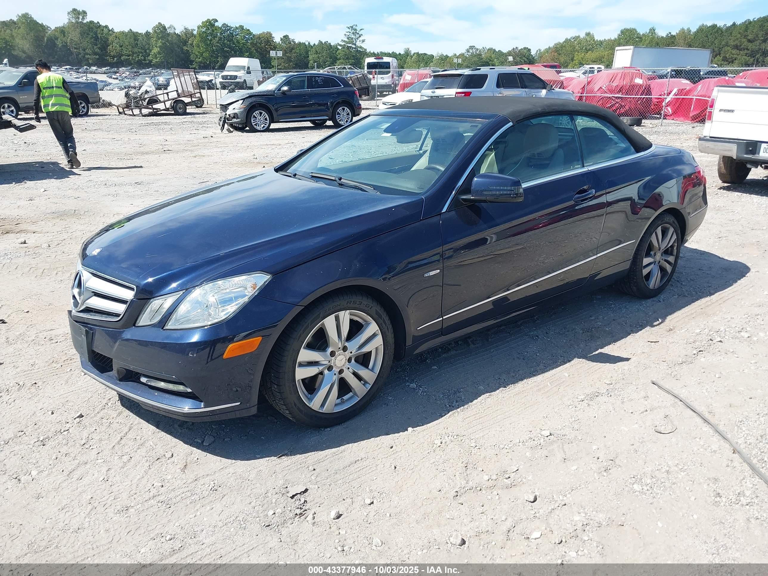 MERCEDES-BENZ E image 2