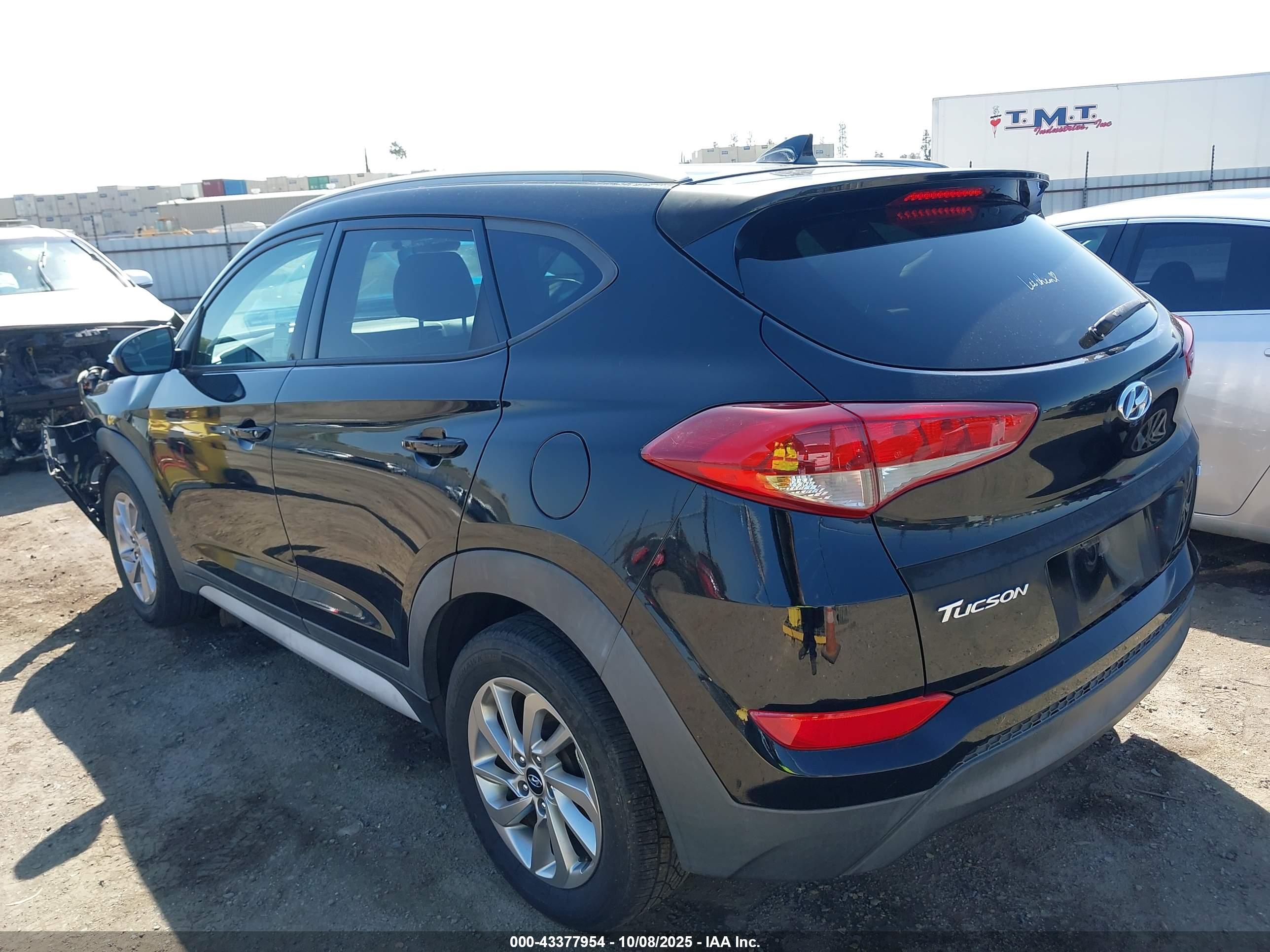 HYUNDAI TUCSON image 3