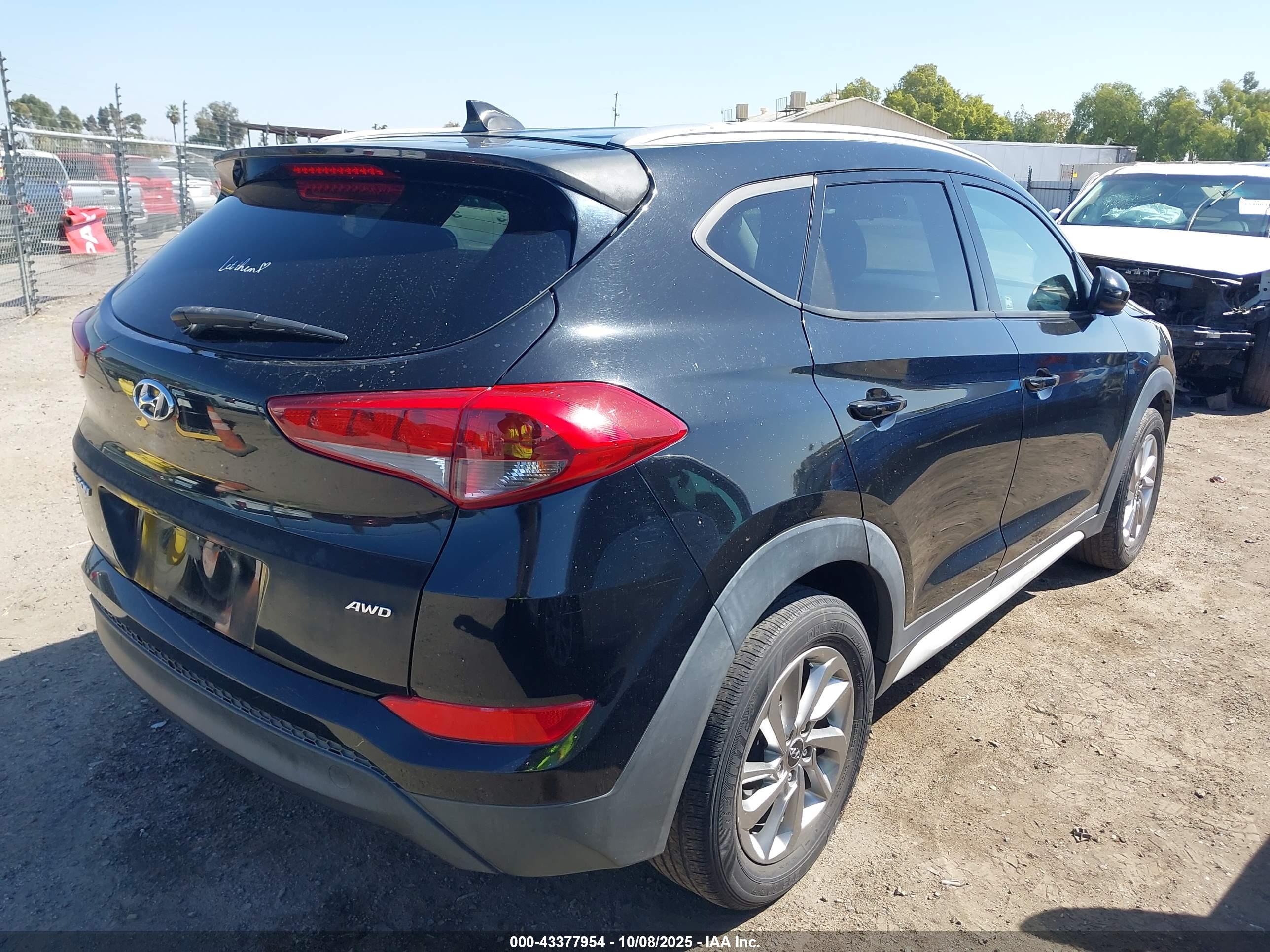 HYUNDAI TUCSON image 4