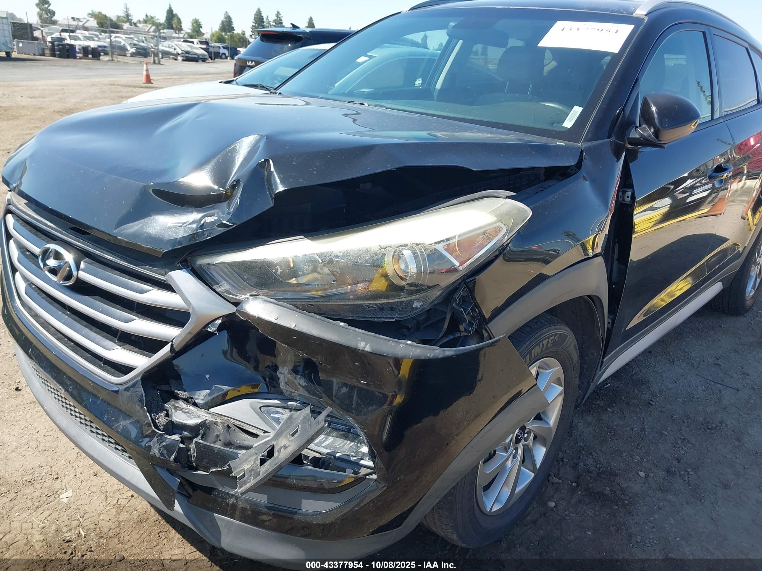 HYUNDAI TUCSON image 6