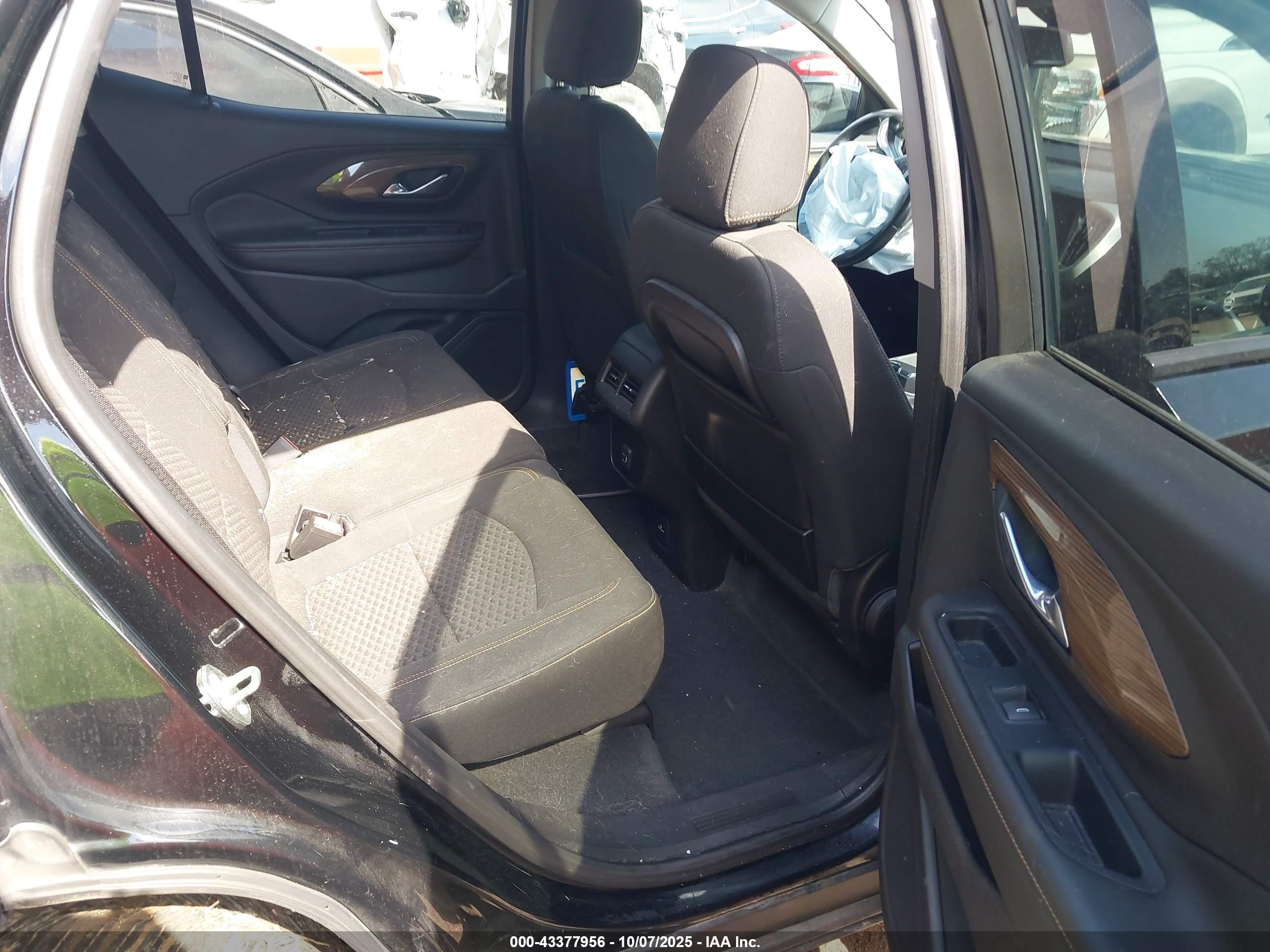 GMC TERRAIN image 8