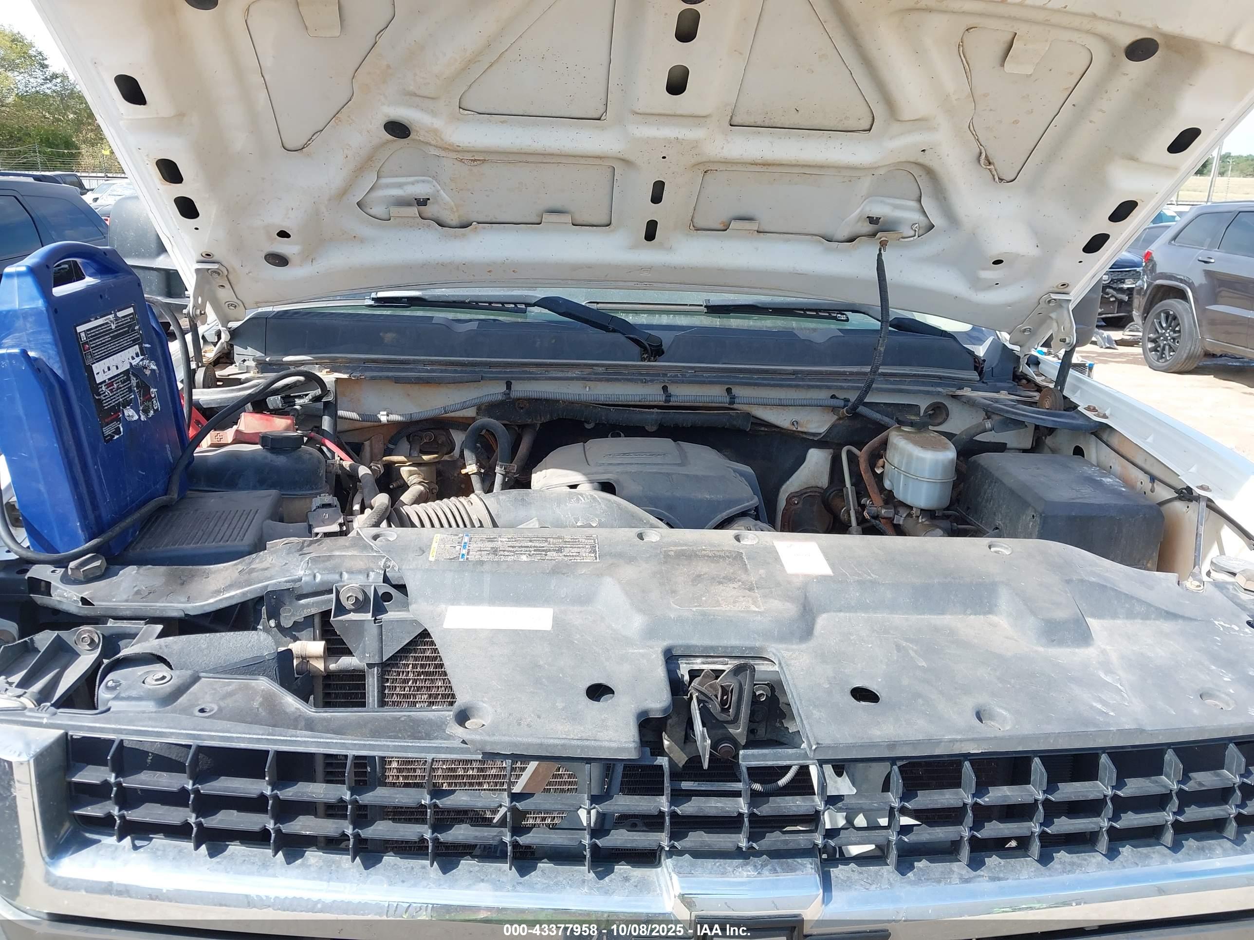 CHEVROLET SILVERADO image 10
