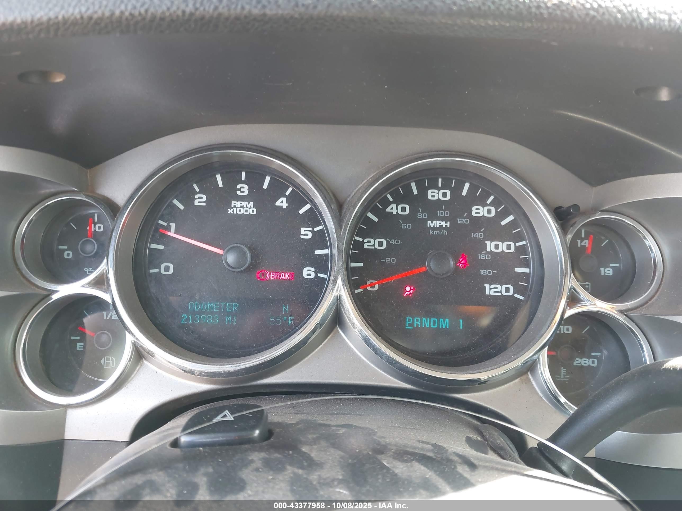 CHEVROLET SILVERADO image 7