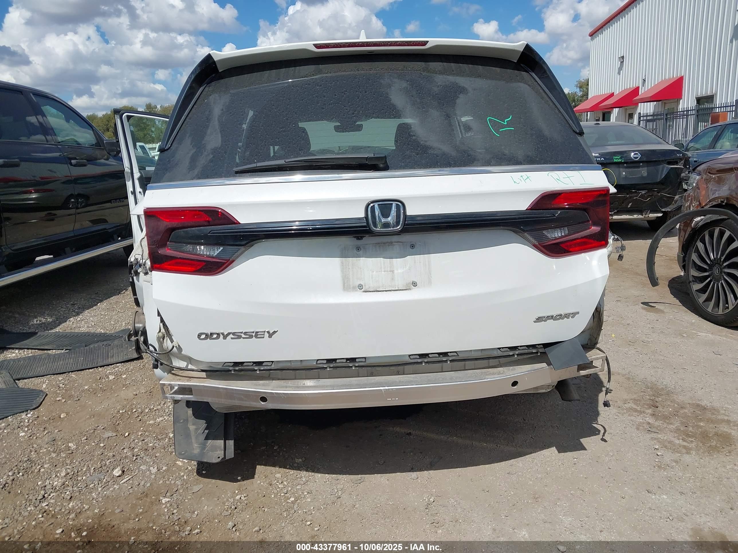 HONDA ODYSSEY image 6