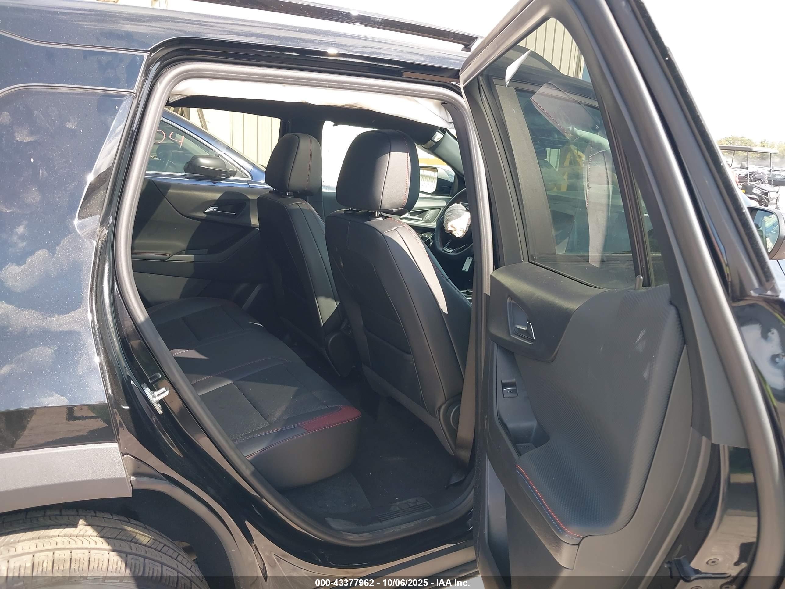 CHEVROLET EQUINOX image 8