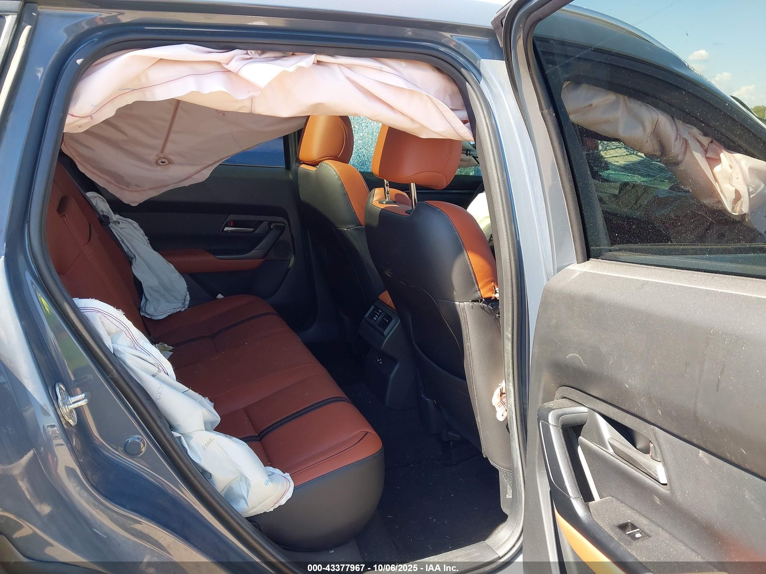 MAZDA CX-50 image 8